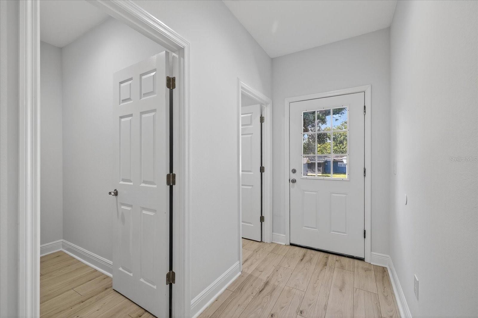 Image 30 of 36 For 1305 Burton Street