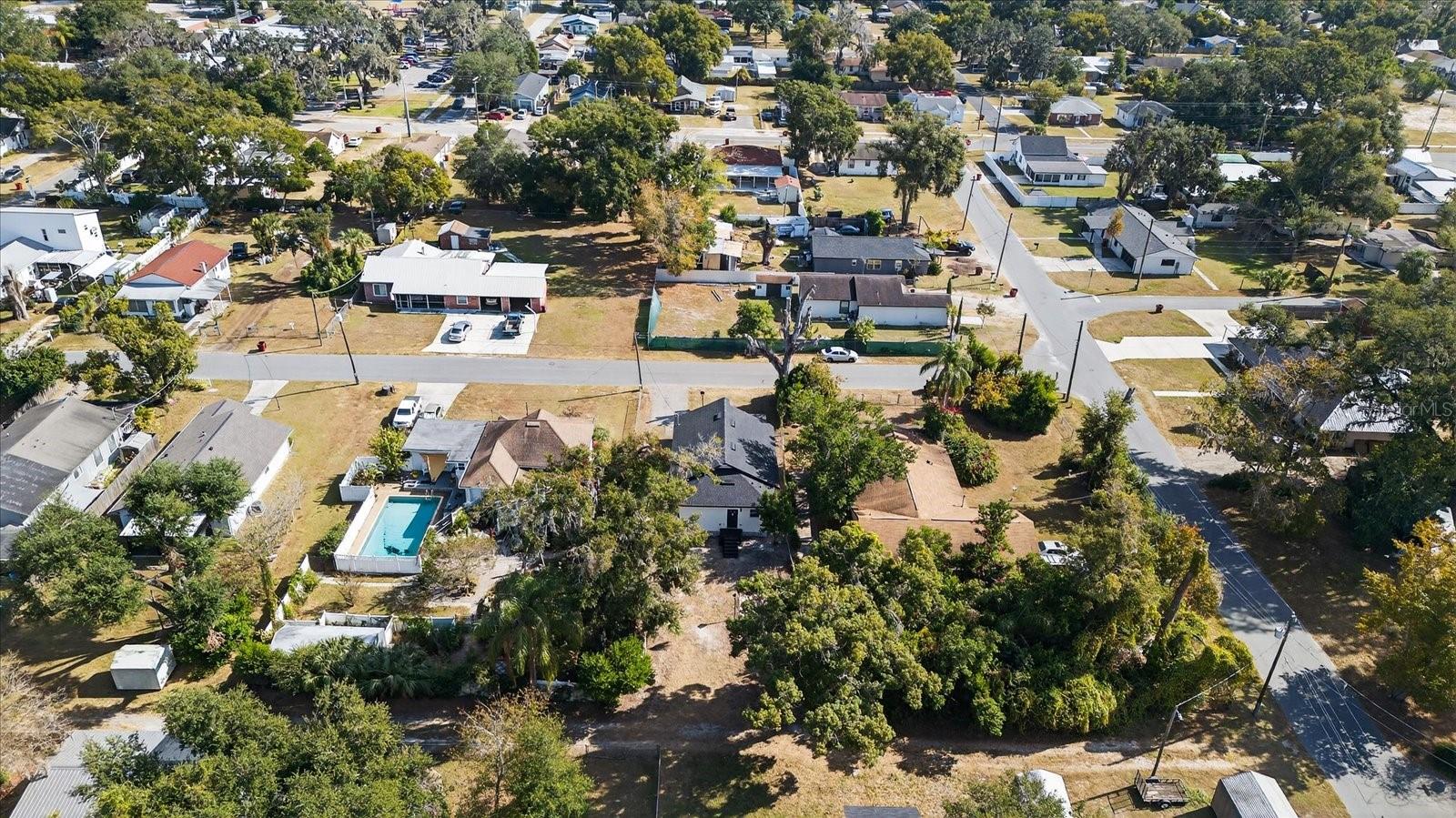 Image 6 of 36 For 1305 Burton Street