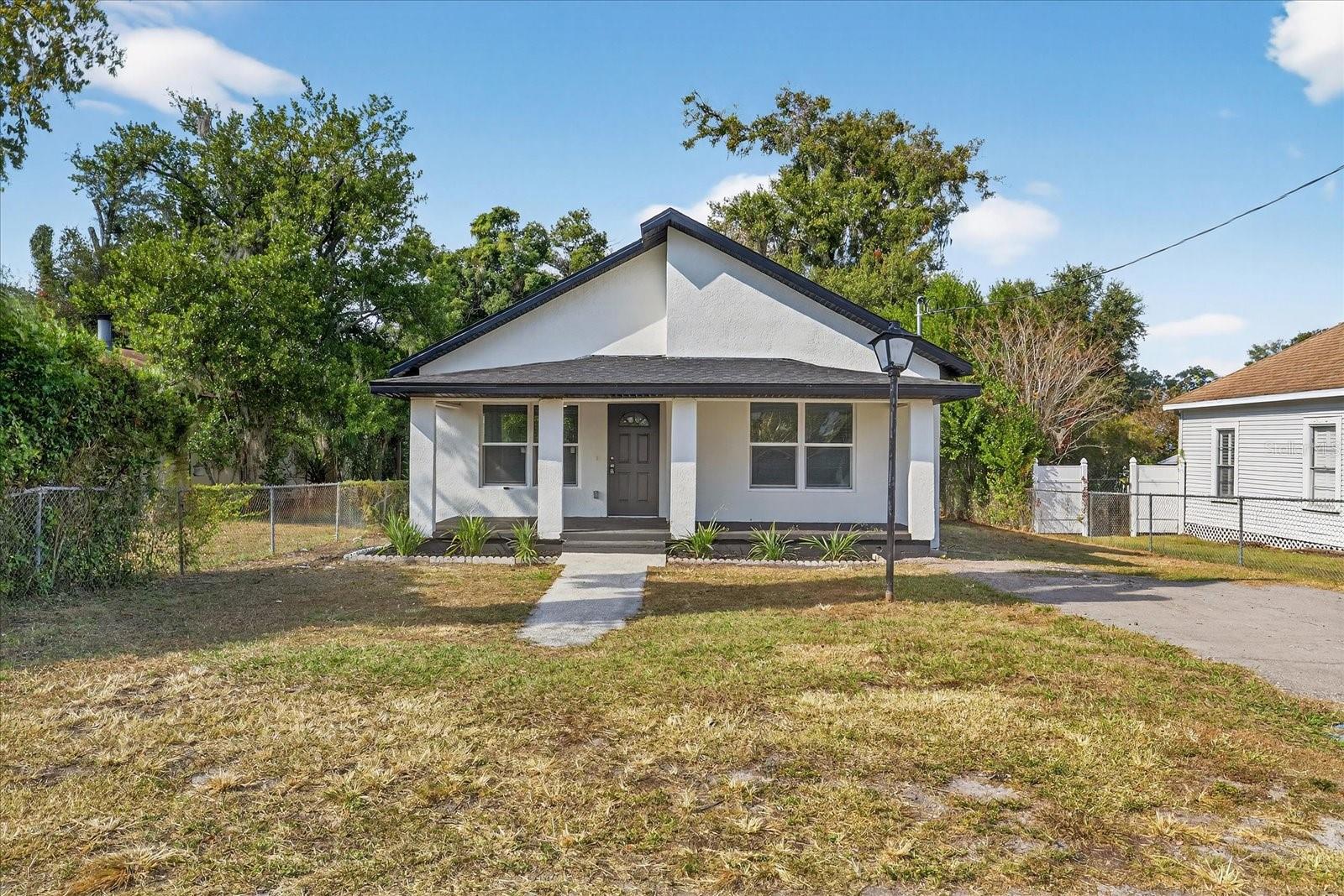 Image 9 of 36 For 1305 Burton Street