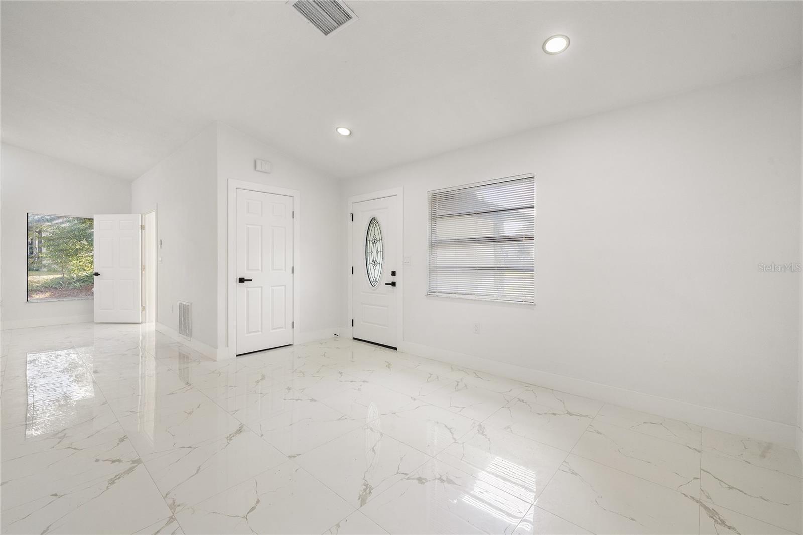 Image 10 of 36 For 10190 Thayer Street