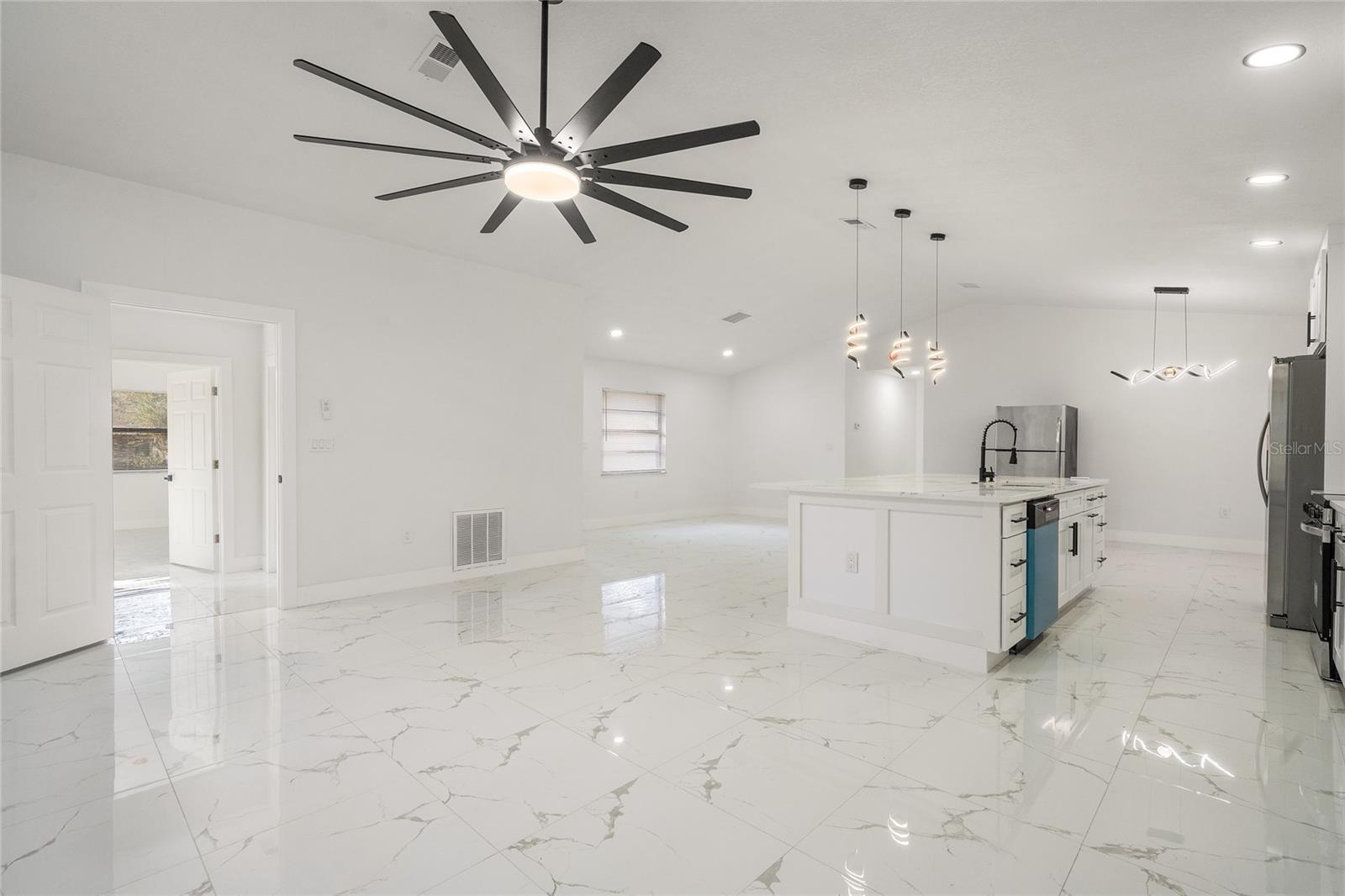 Image 15 of 36 For 10190 Thayer Street