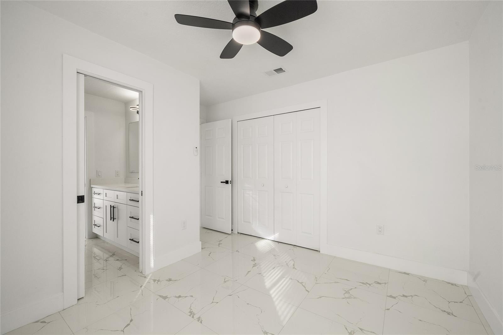 Image 21 of 36 For 10190 Thayer Street