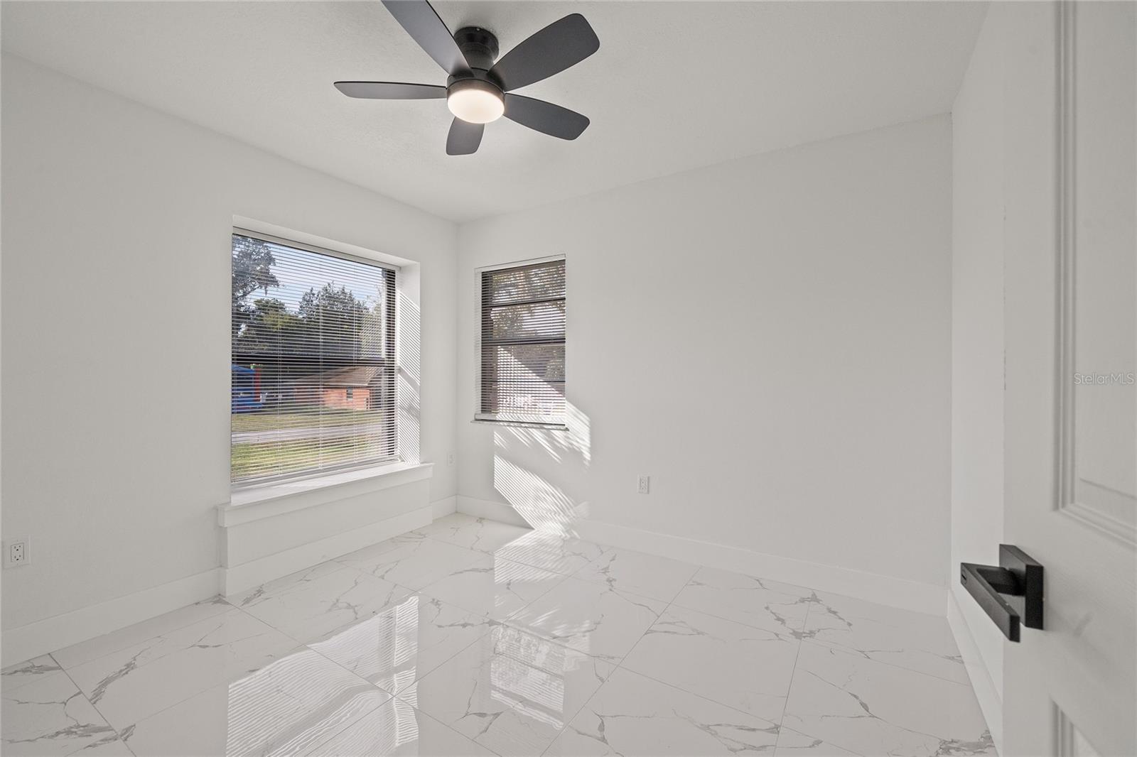 Image 26 of 36 For 10190 Thayer Street