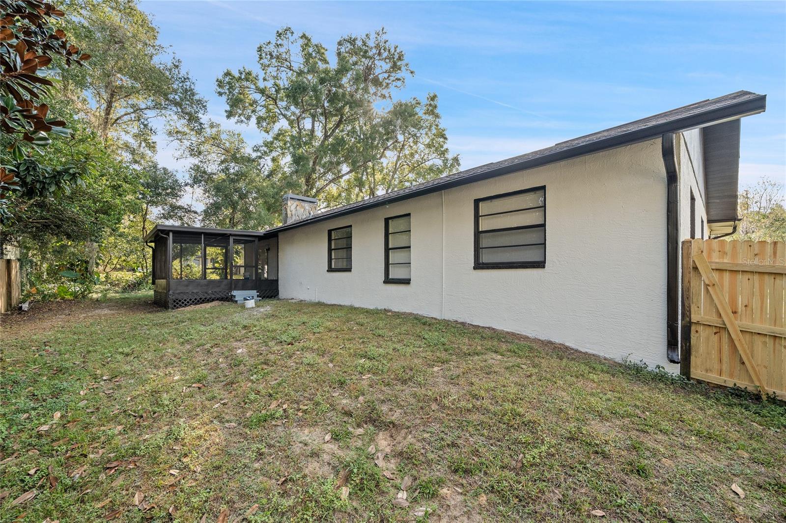 Image 5 of 36 For 10190 Thayer Street