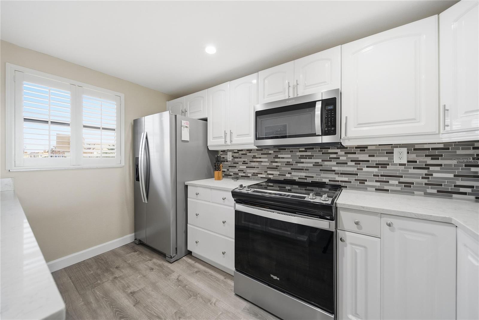 Listing photo id 11 for 17580 Gulf Boulevard 302