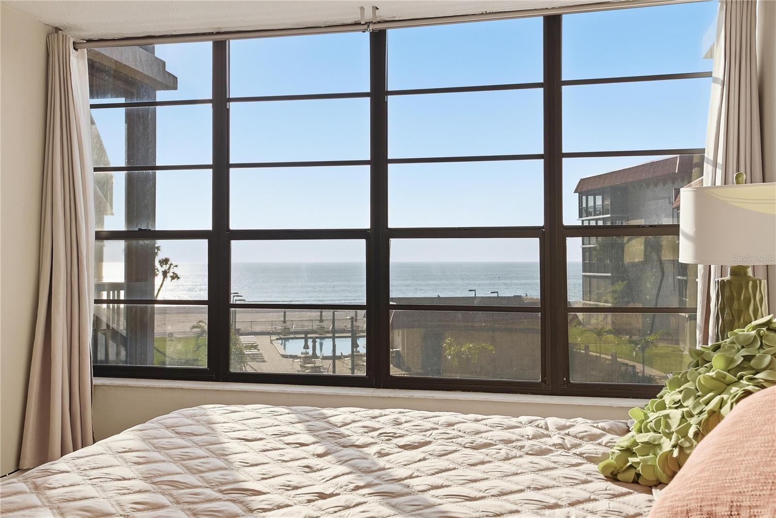 Listing photo id 17 for 17580 Gulf Boulevard 302