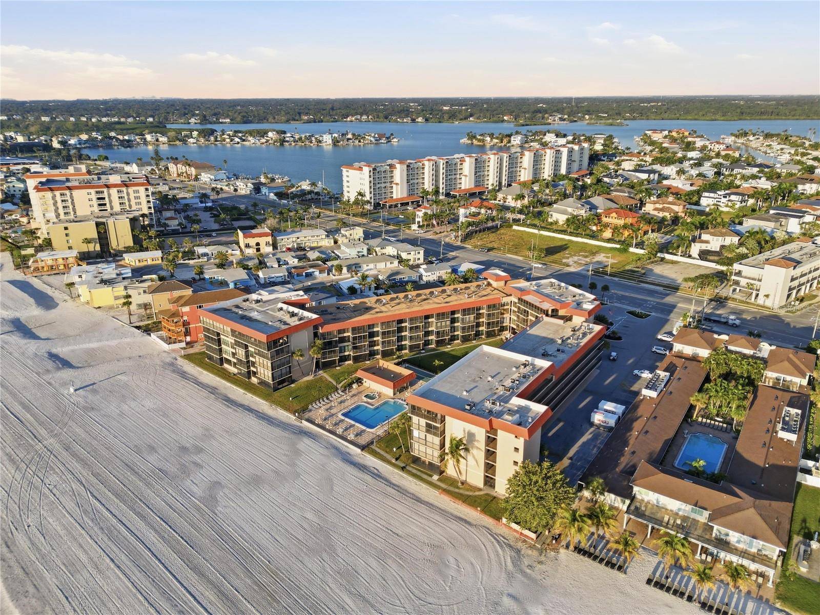 Listing photo id 23 for 17580 Gulf Boulevard 302