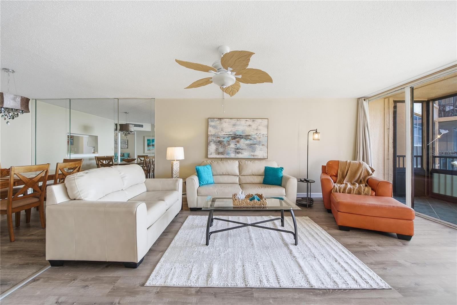 Listing photo id 6 for 17580 Gulf Boulevard 302