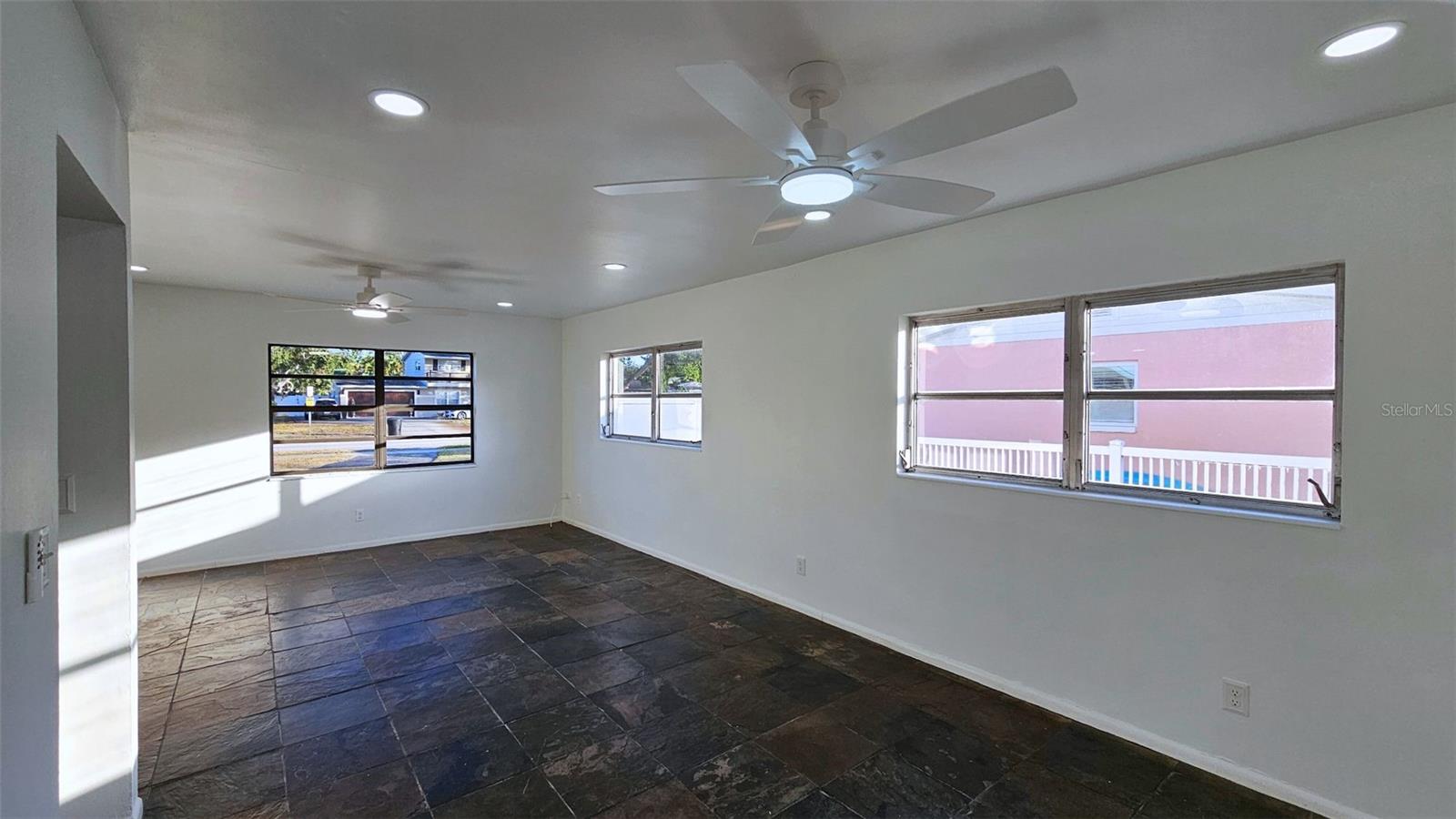 Listing photo id 8 for 1416 83rd Avenue N