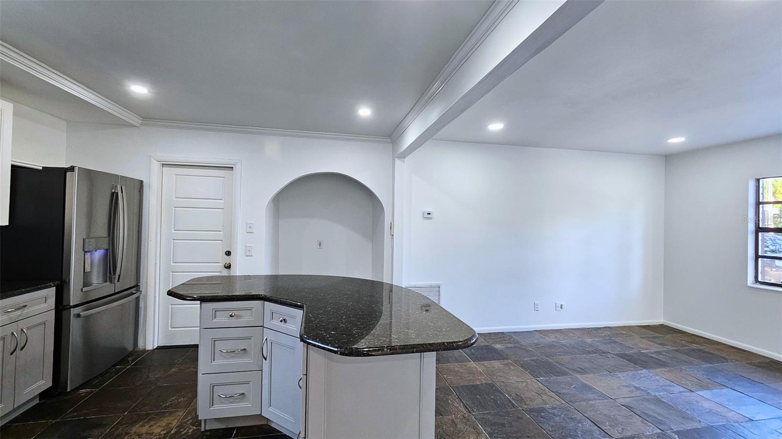 Listing photo id 19 for 1416 83rd Avenue N