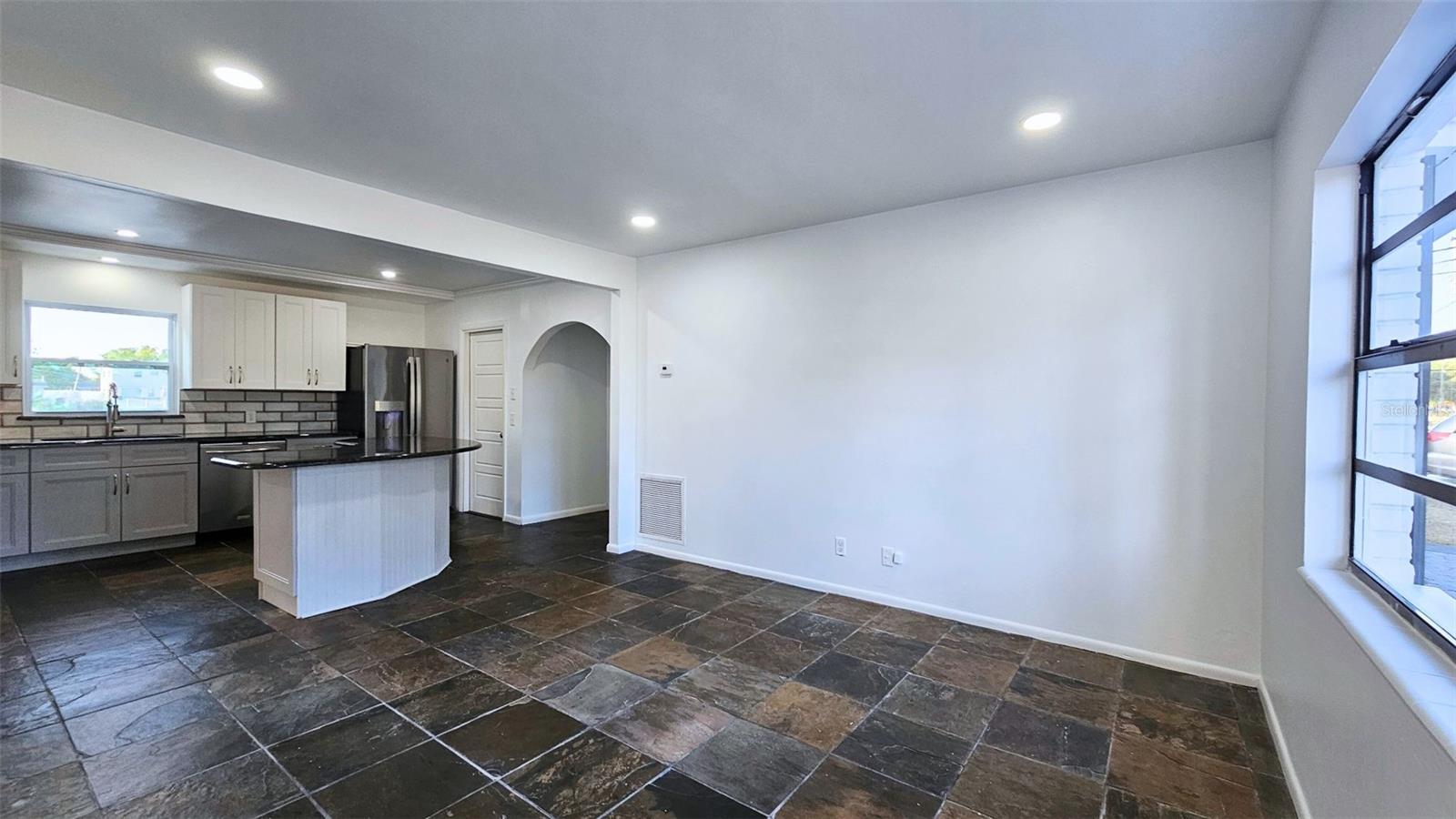 Listing photo id 20 for 1416 83rd Avenue N