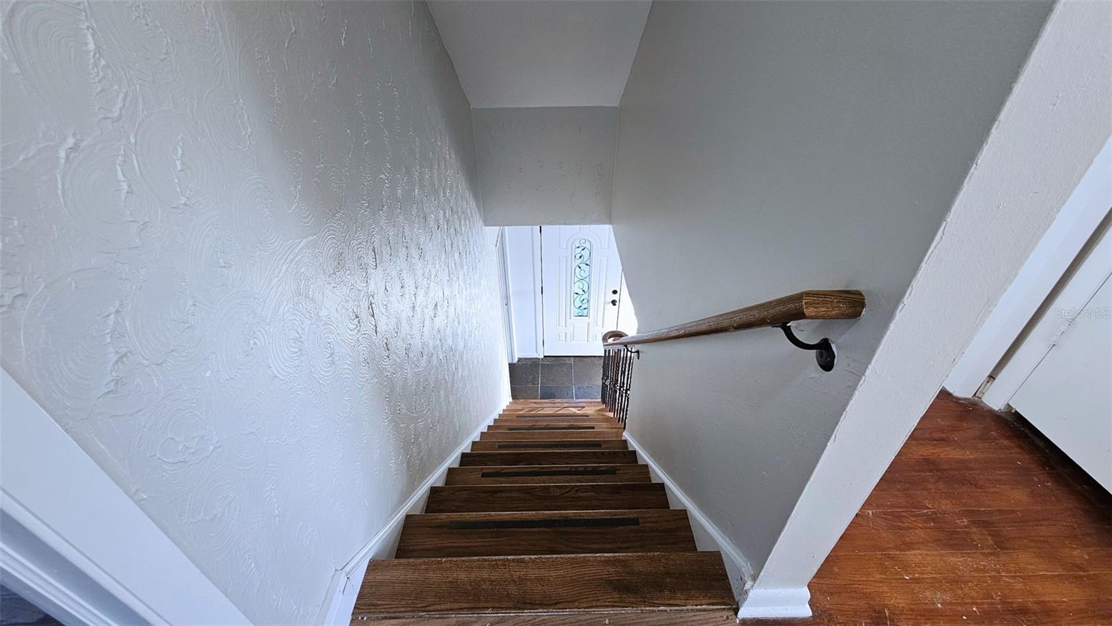 Listing photo id 23 for 1416 83rd Avenue N