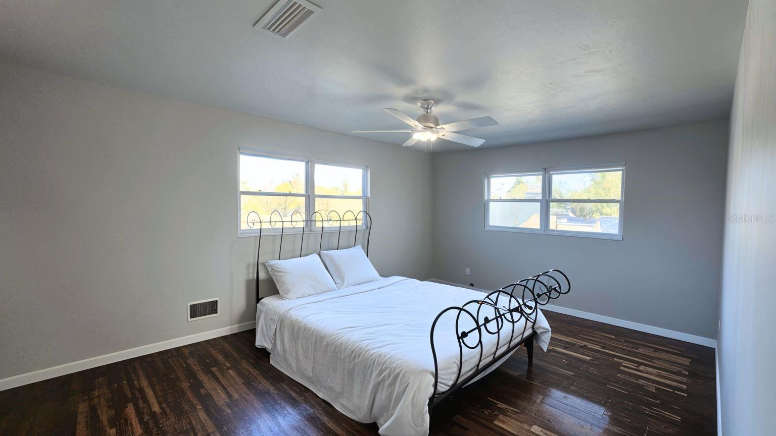 Listing photo id 24 for 1416 83rd Avenue N