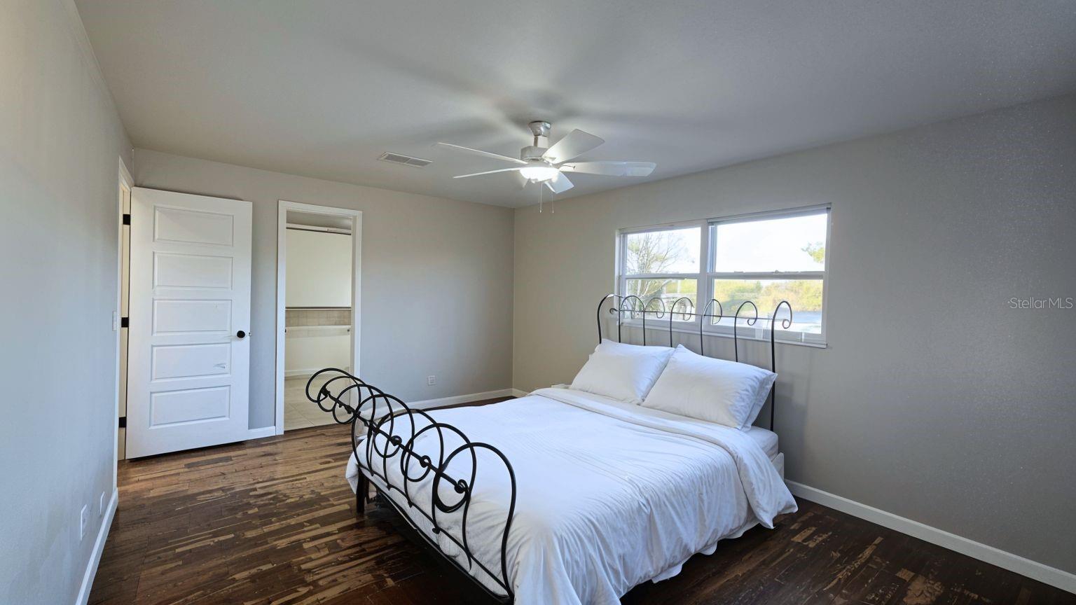 Listing photo id 25 for 1416 83rd Avenue N