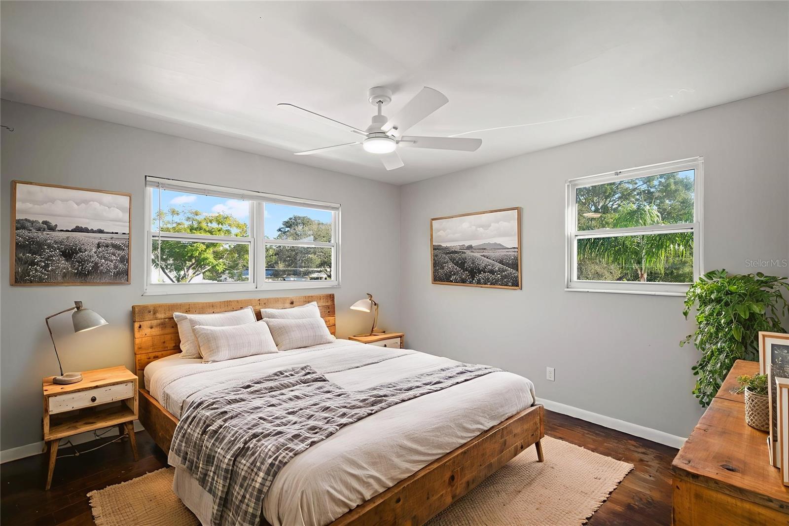 Listing photo id 31 for 1416 83rd Avenue N