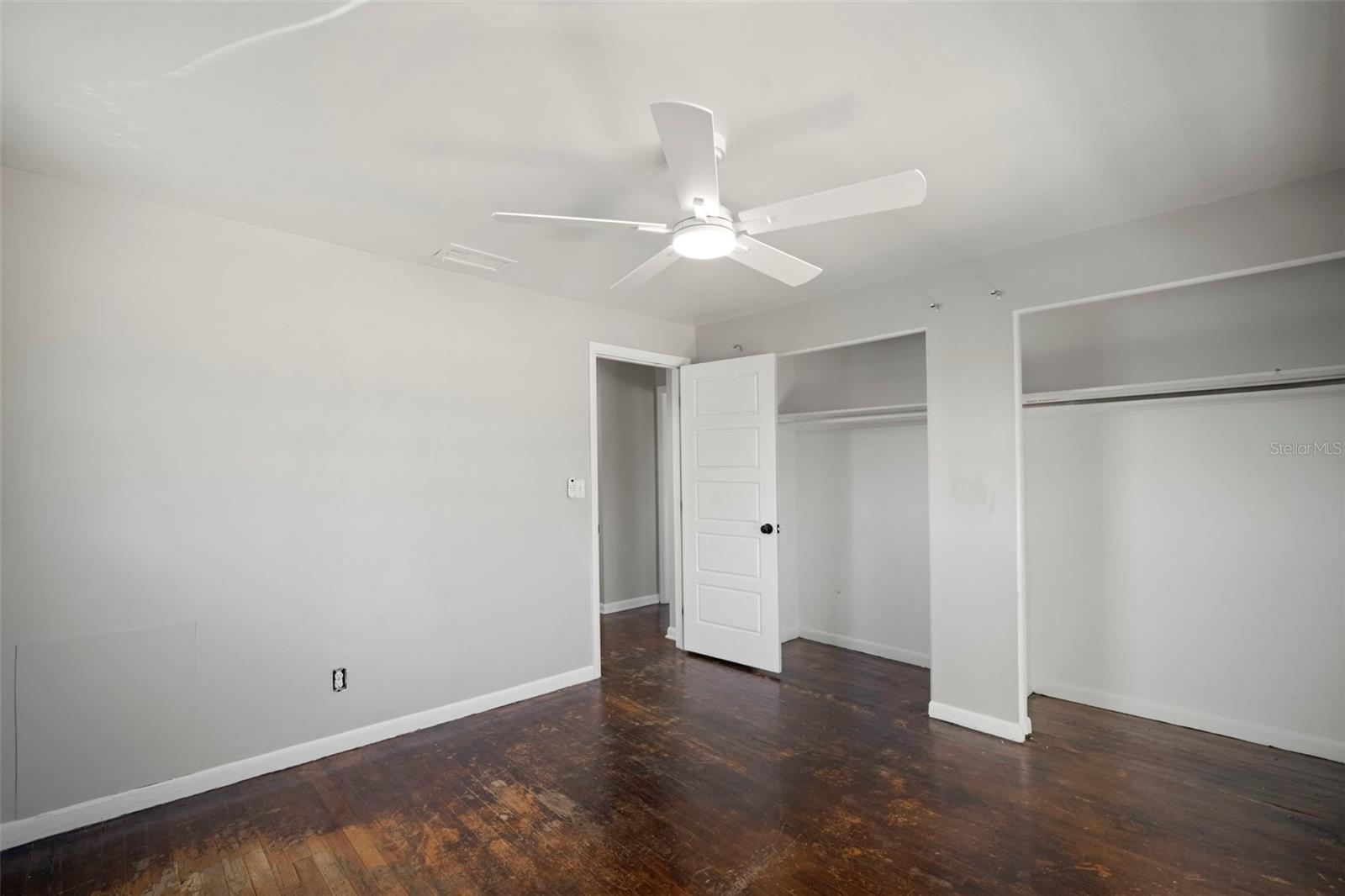 Listing photo id 32 for 1416 83rd Avenue N