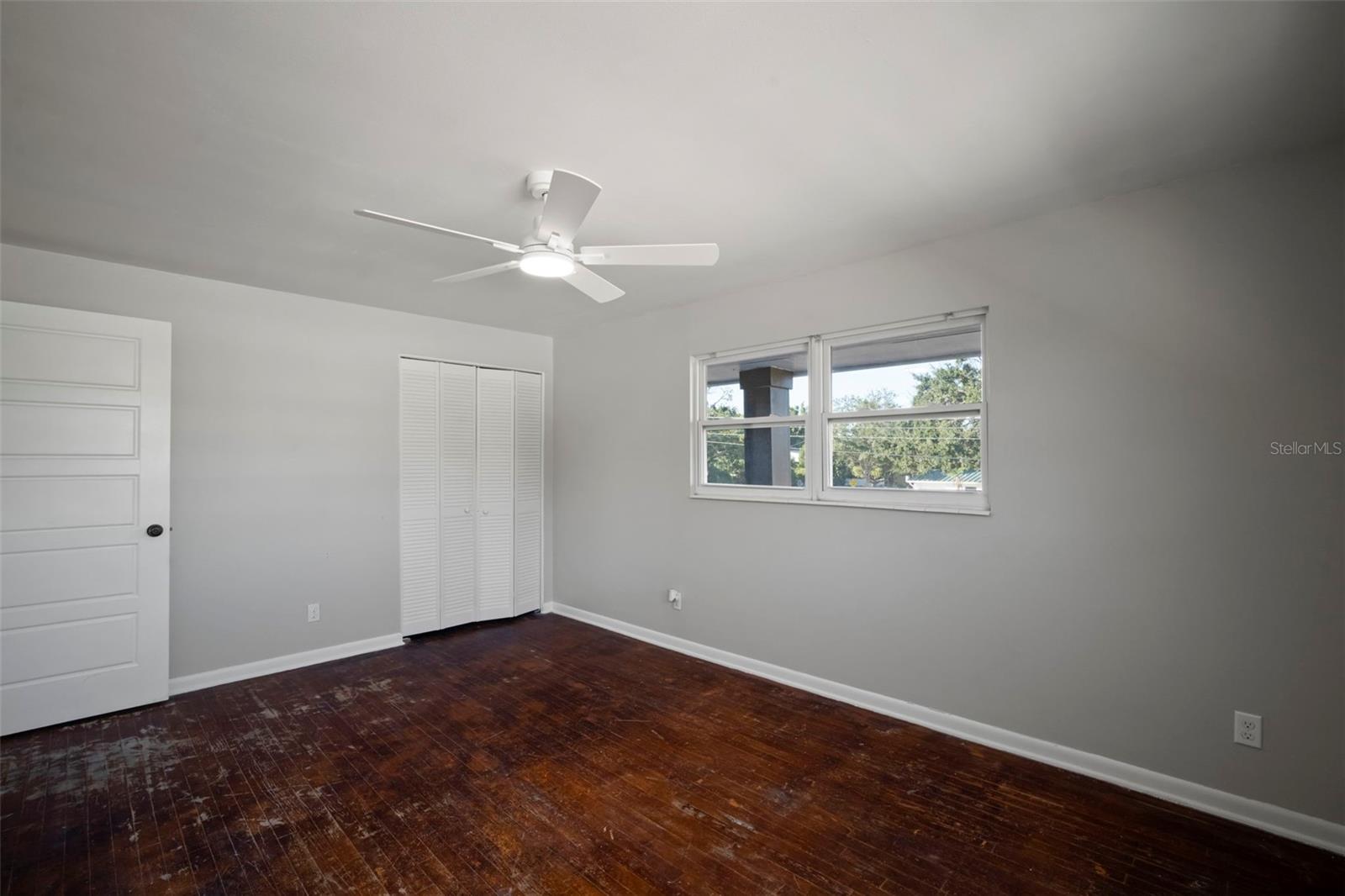 Listing photo id 40 for 1416 83rd Avenue N