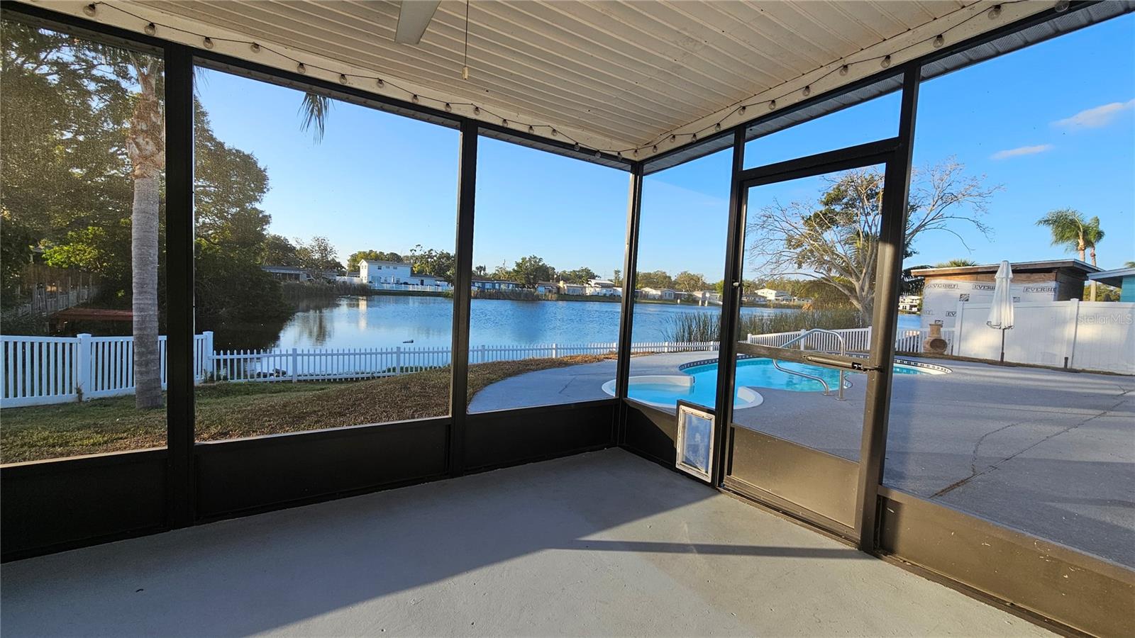 Listing photo id 45 for 1416 83rd Avenue N