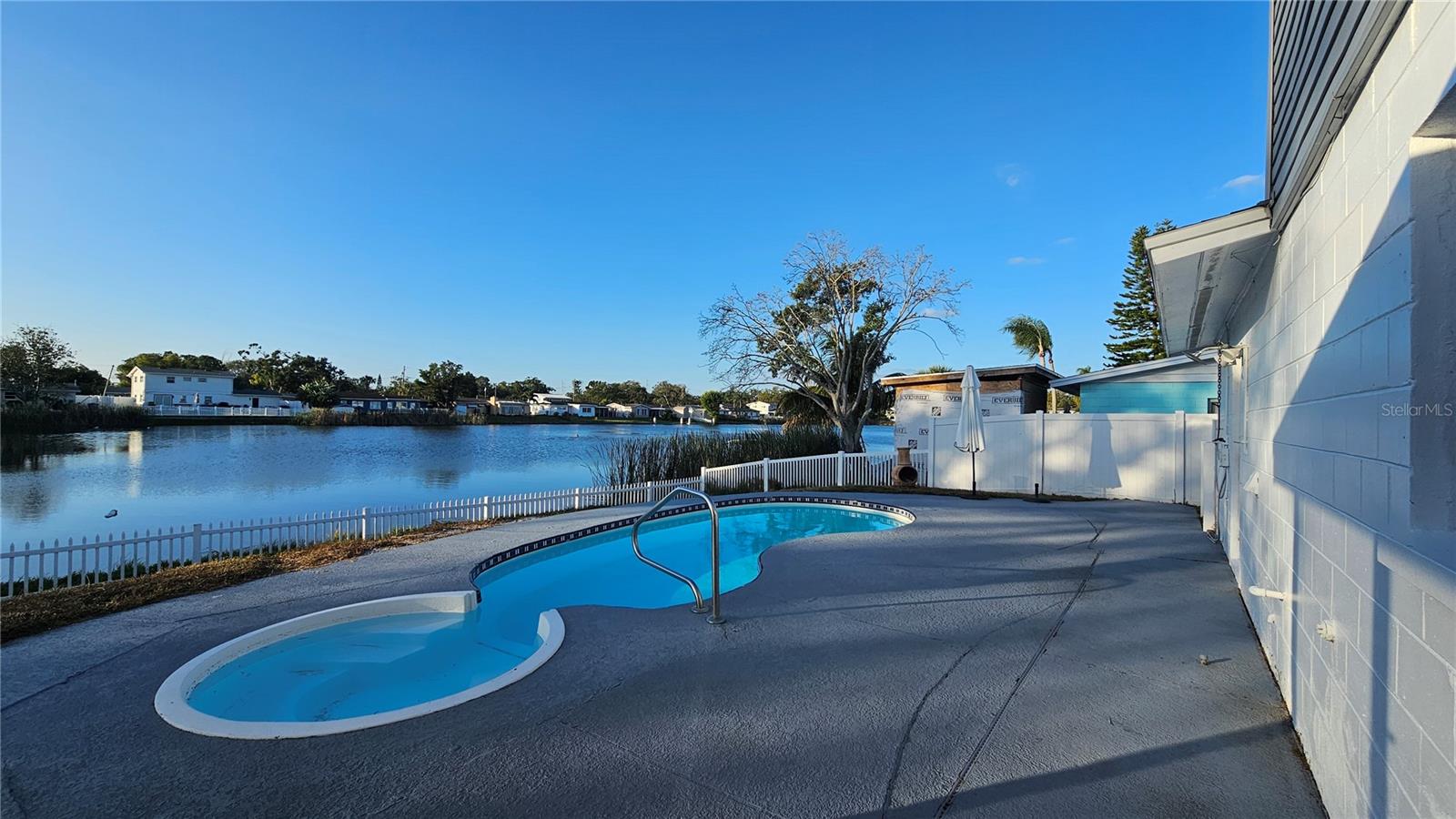 Listing photo id 46 for 1416 83rd Avenue N