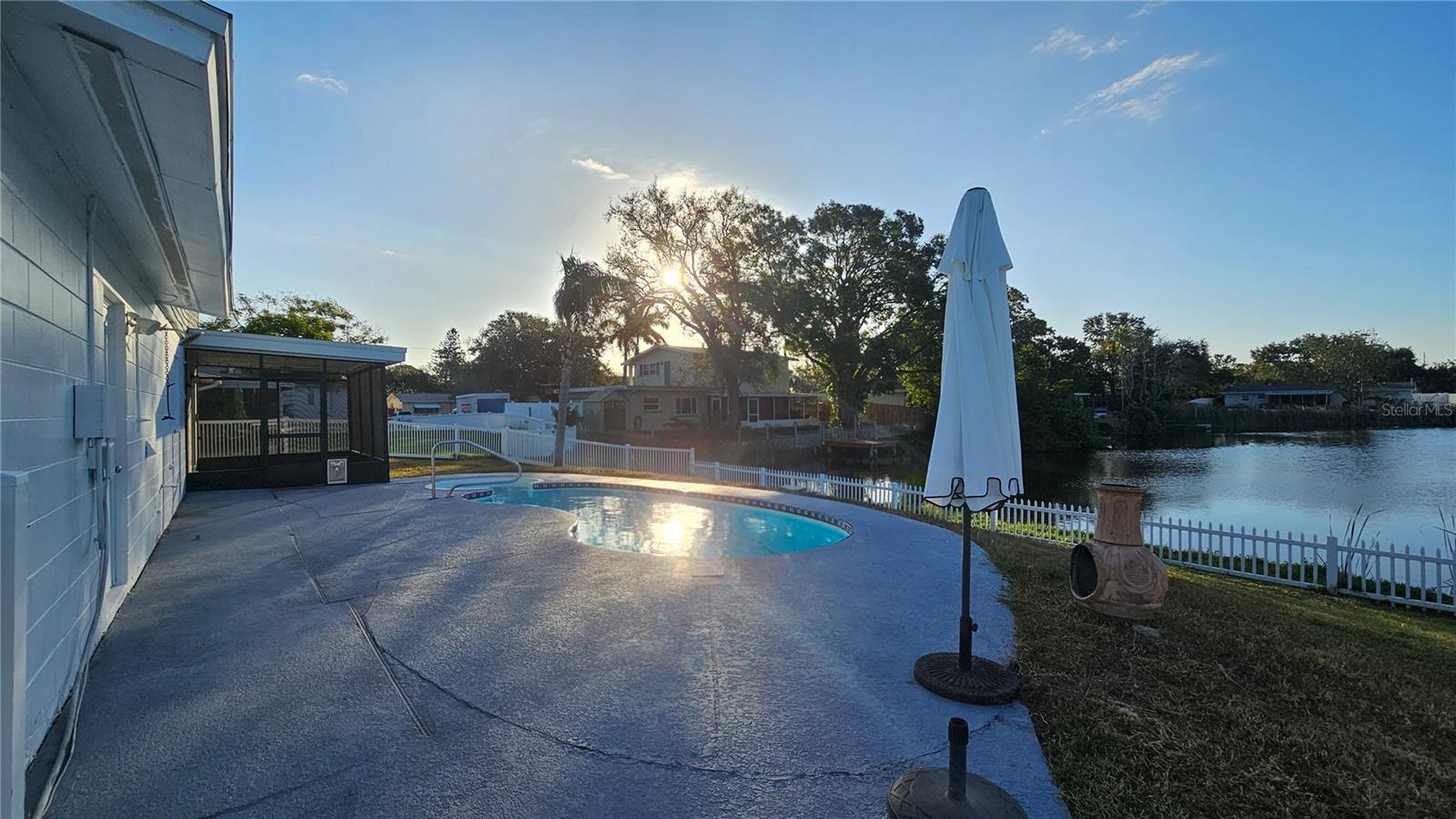 Listing photo id 49 for 1416 83rd Avenue N