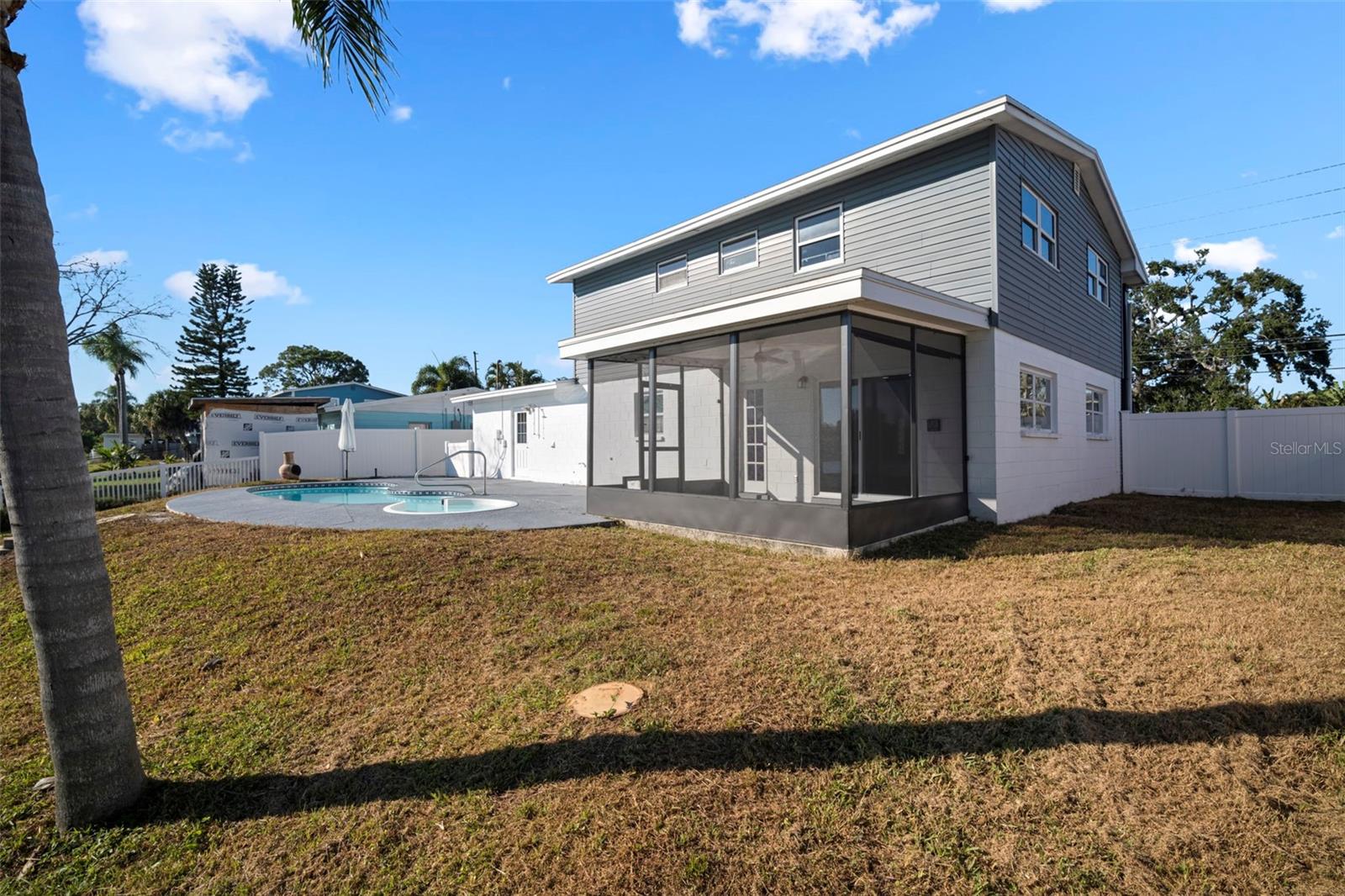 Listing photo id 54 for 1416 83rd Avenue N