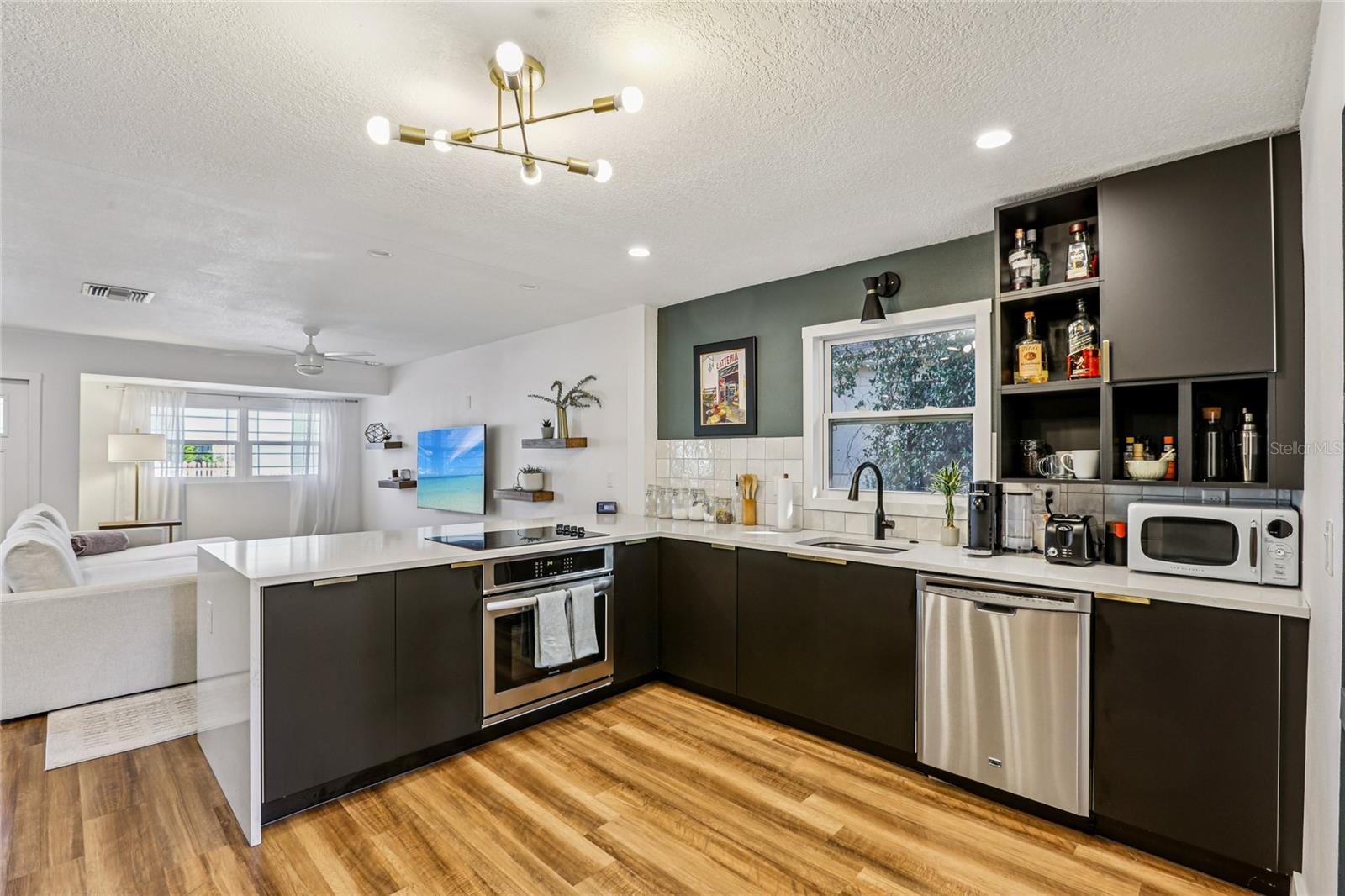 Image 16 of 43 For 4104 Seminole Avenue