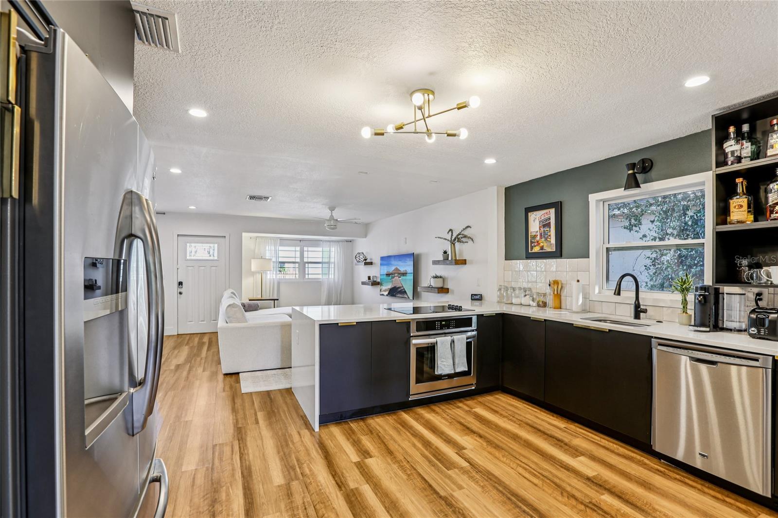 Image 17 of 43 For 4104 Seminole Avenue