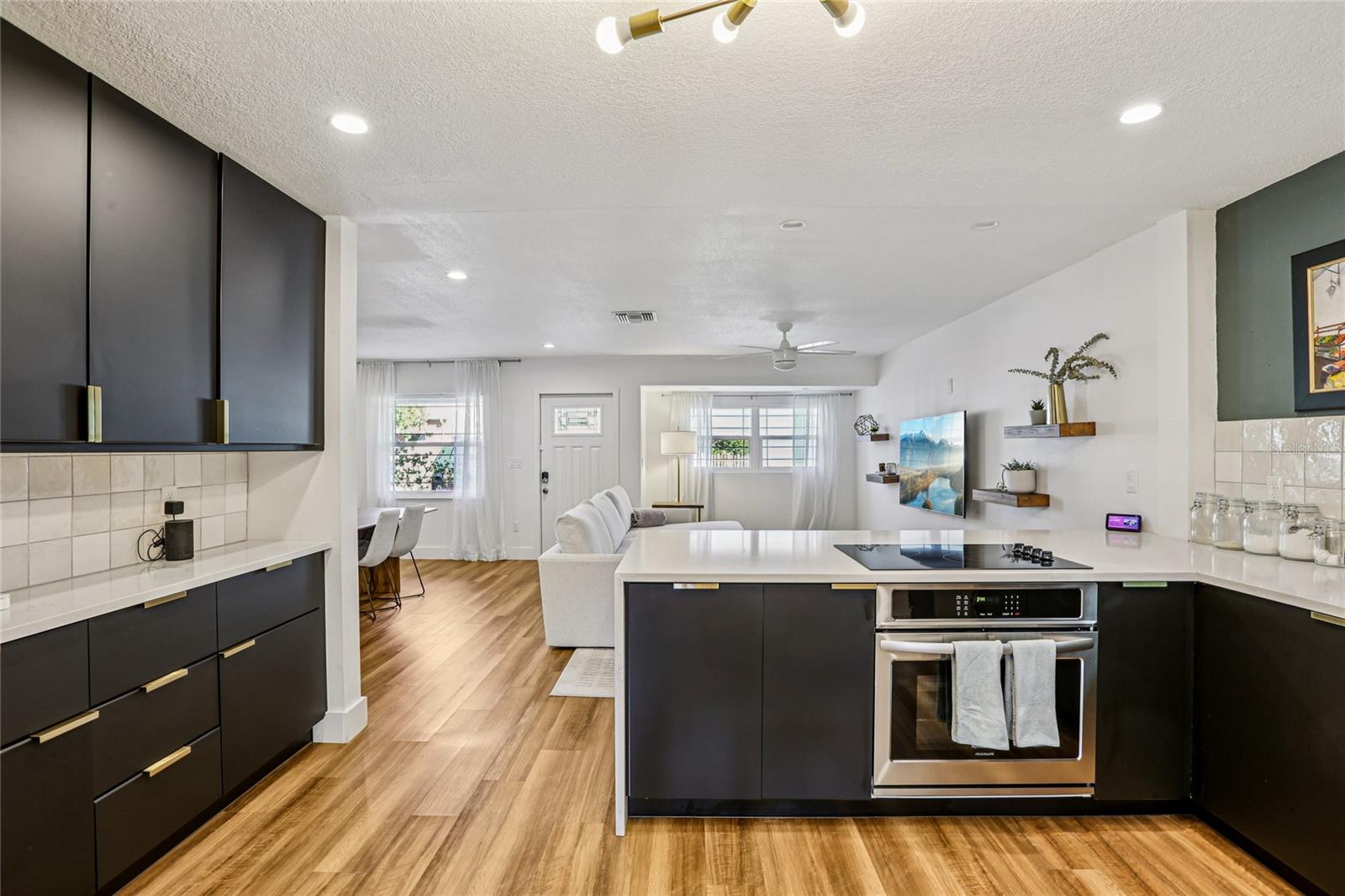 Image 18 of 43 For 4104 Seminole Avenue