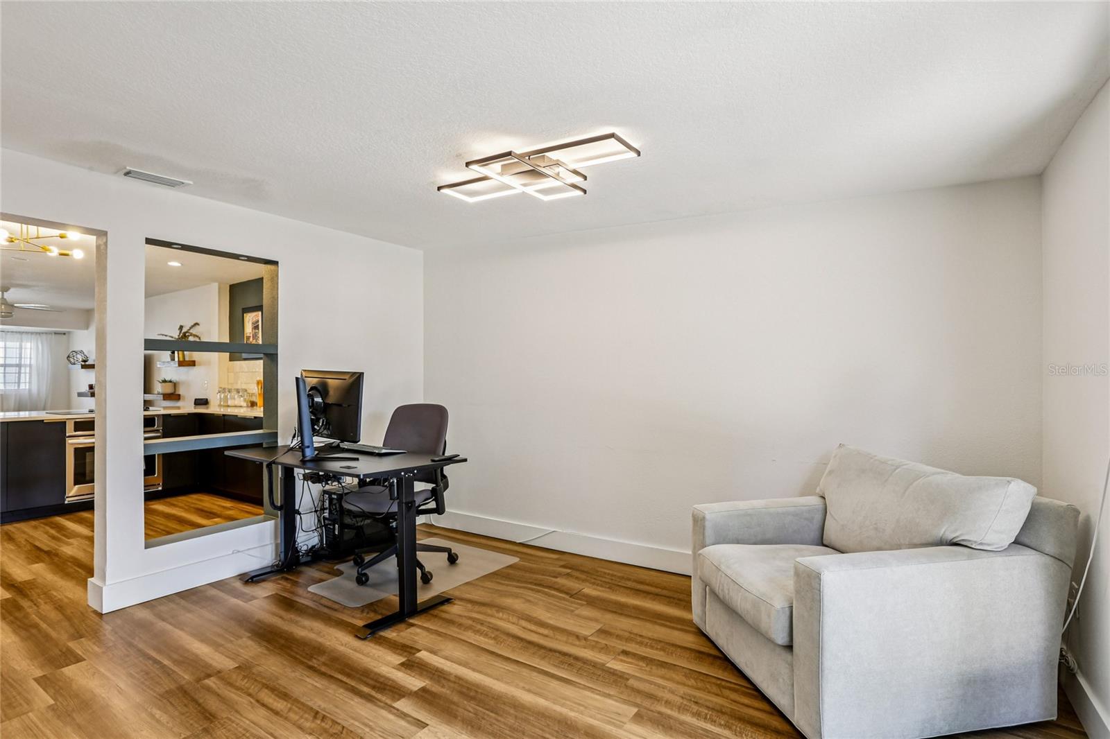 Image 23 of 43 For 4104 Seminole Avenue