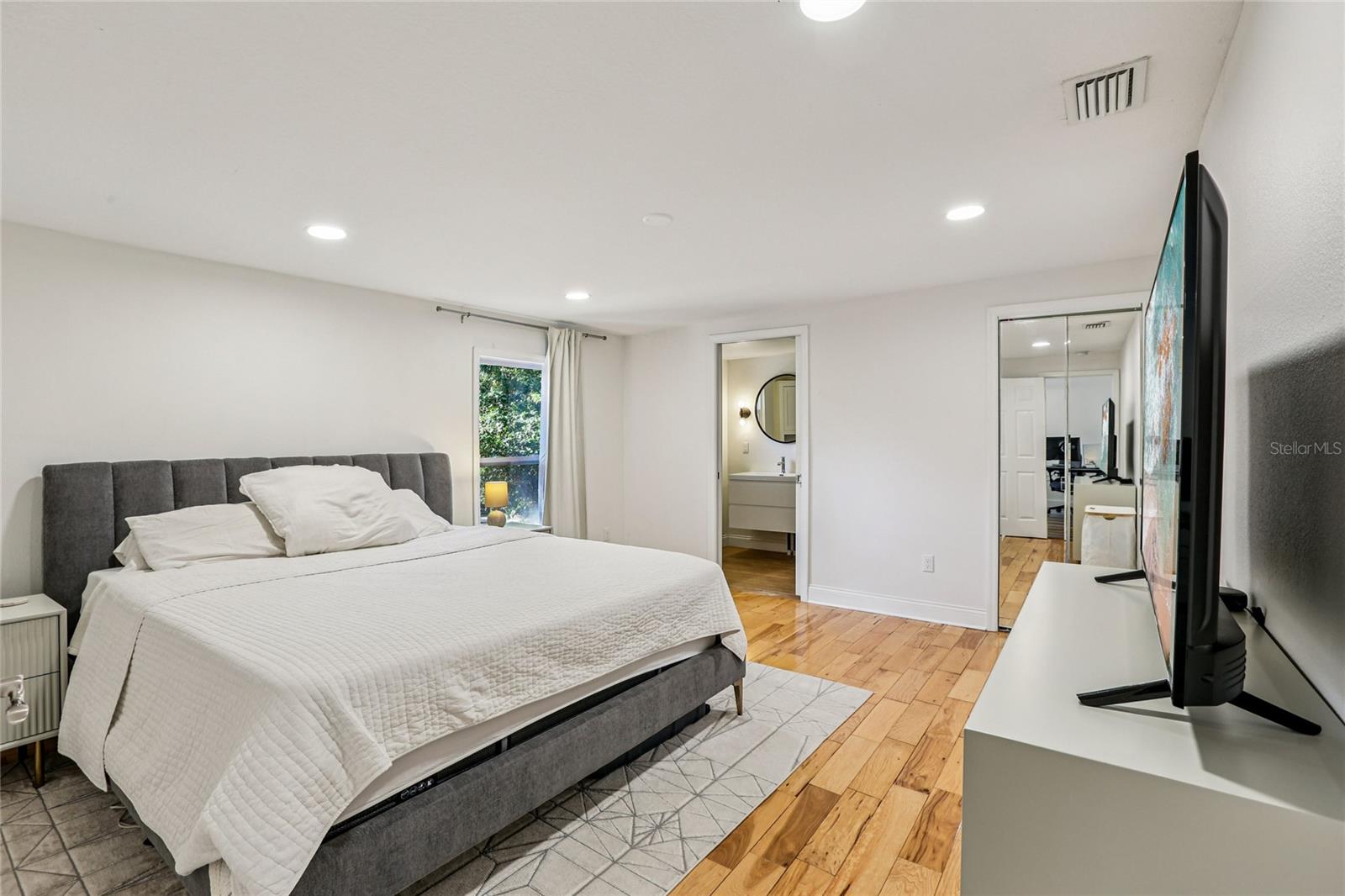 Image 25 of 43 For 4104 Seminole Avenue