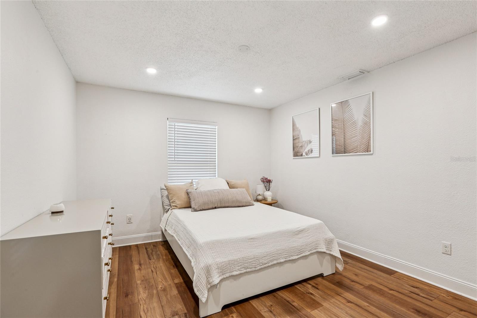 Image 32 of 43 For 4104 Seminole Avenue