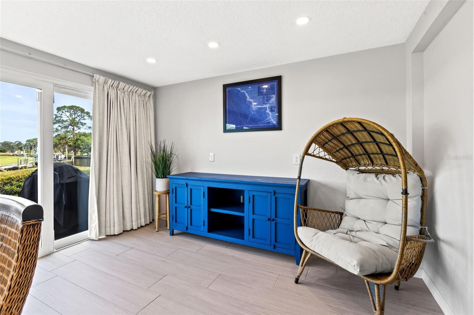 Image 15 of 43 For 11229 Bayshore Drive 77