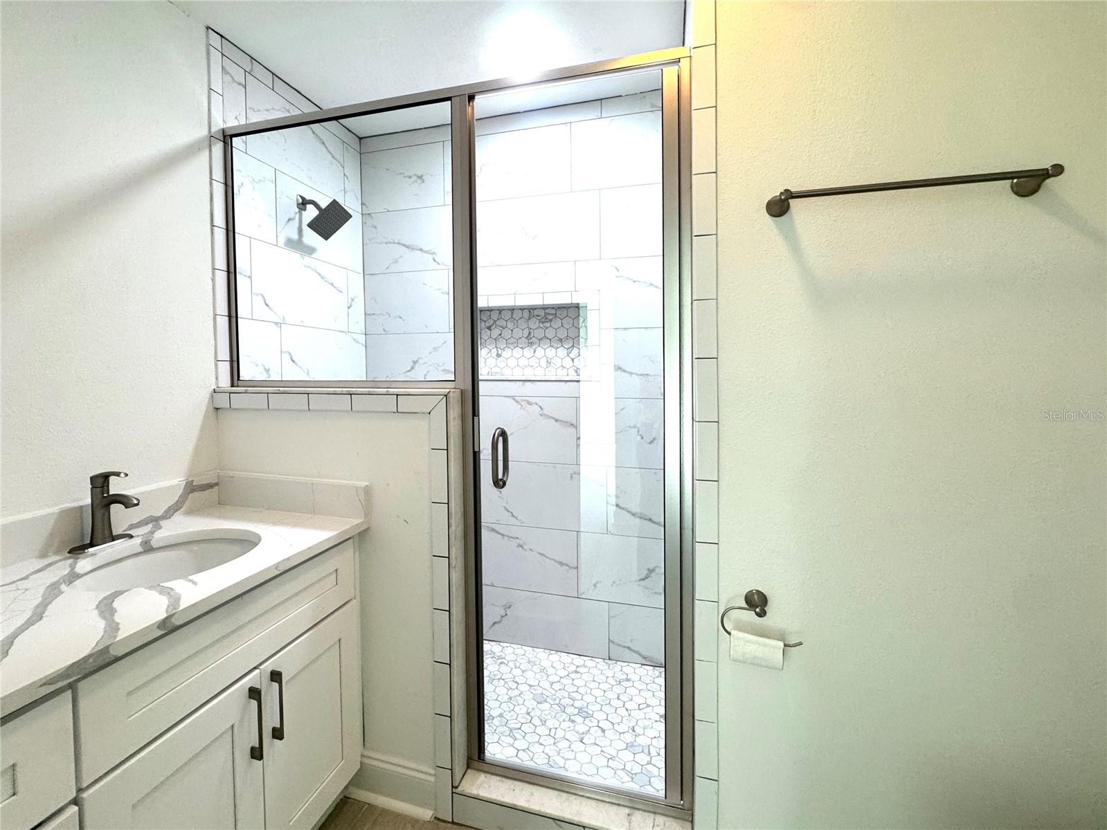 Image 24 of 43 For 11229 Bayshore Drive 77