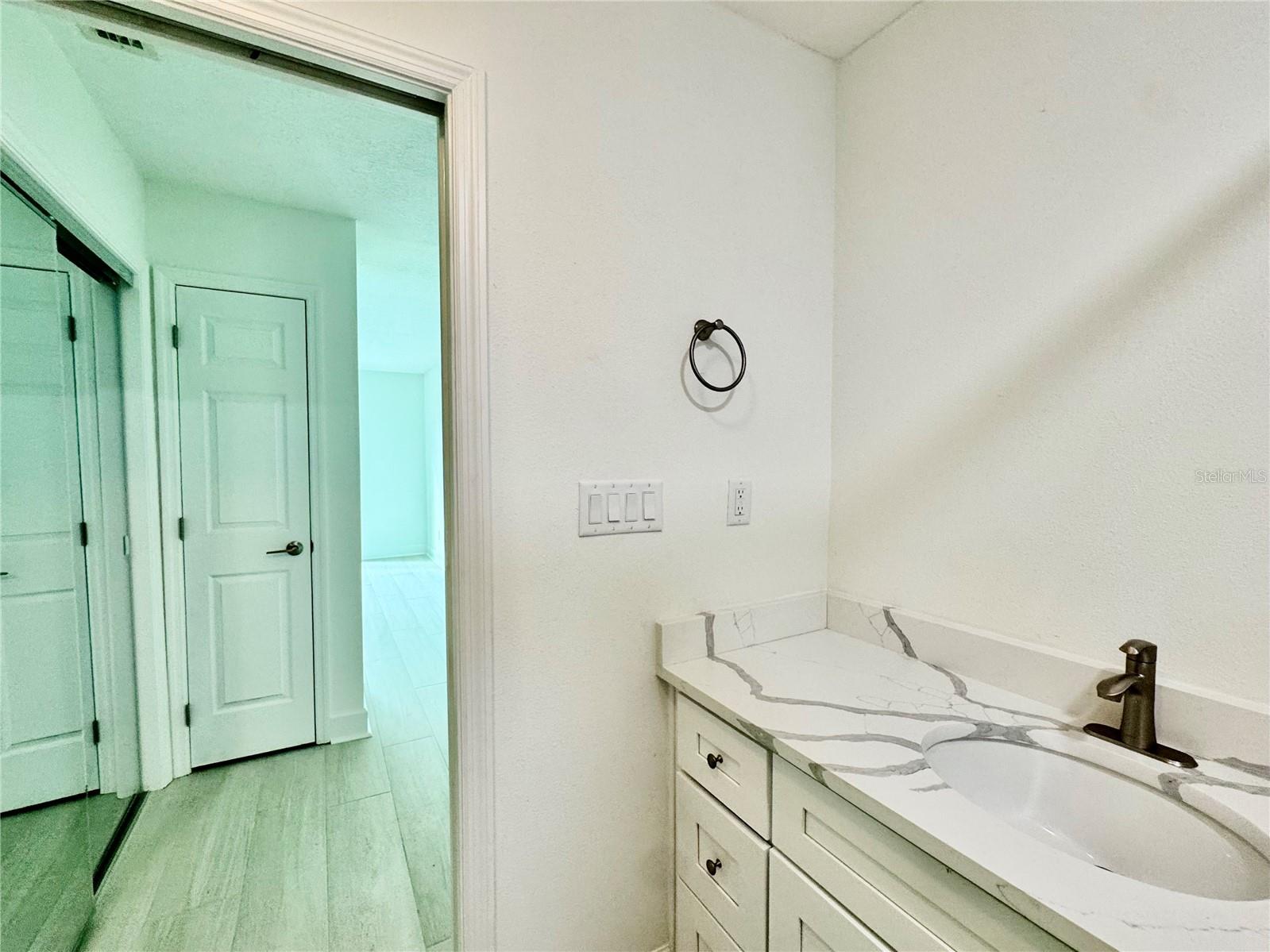 Image 27 of 43 For 11229 Bayshore Drive 77