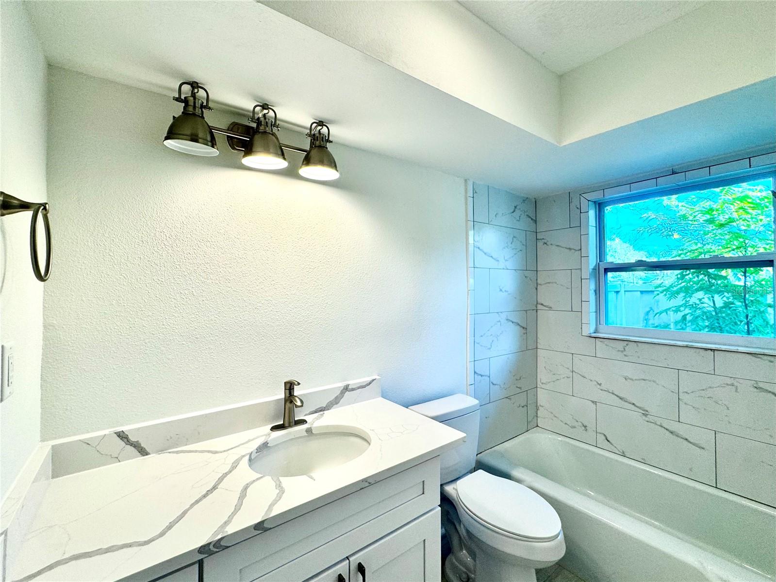 Image 34 of 43 For 11229 Bayshore Drive 77