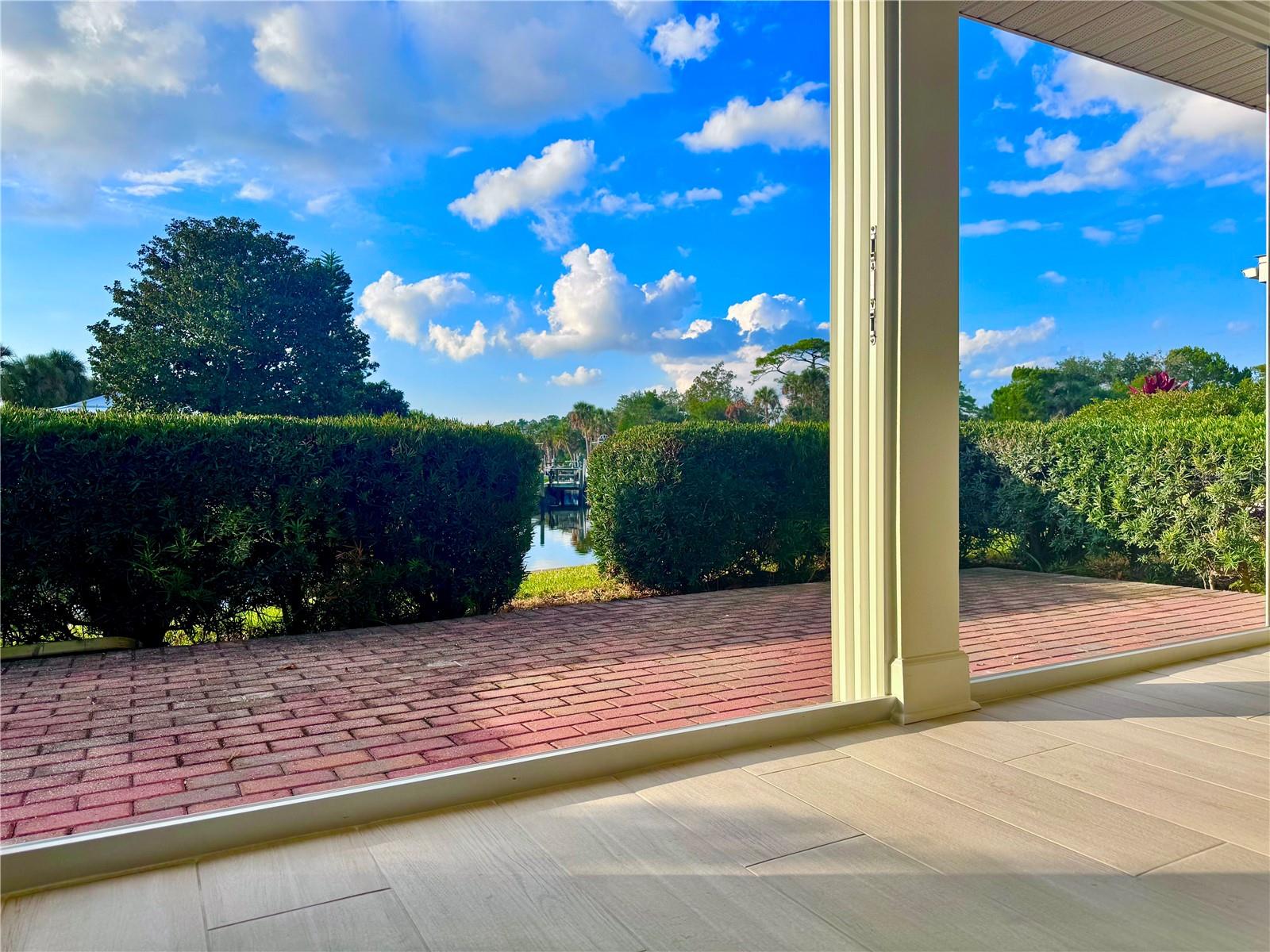 Image 7 of 43 For 11229 Bayshore Drive 77