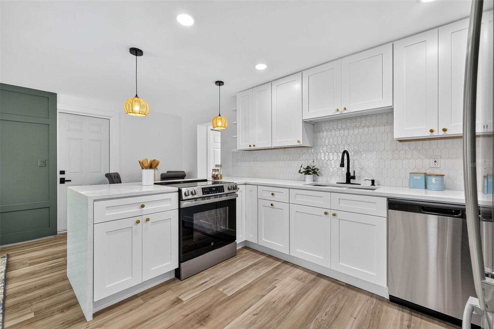 Image 10 of 28 For 1102 Lambright Street