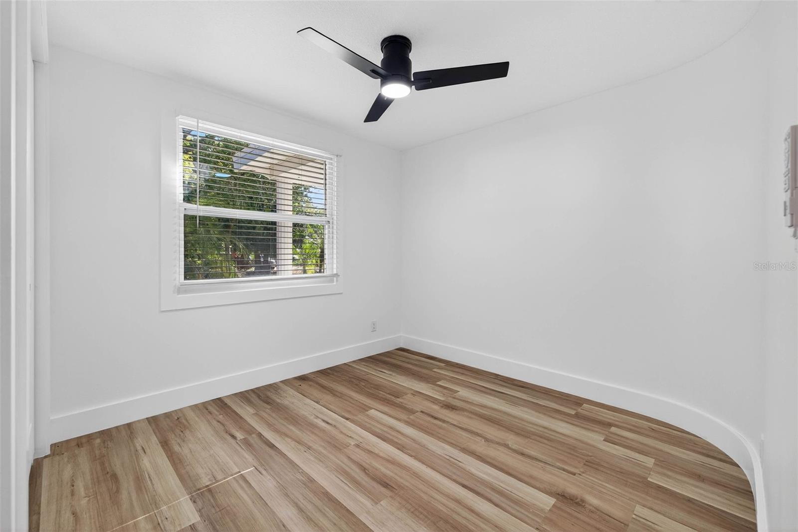 Image 17 of 28 For 1102 Lambright Street