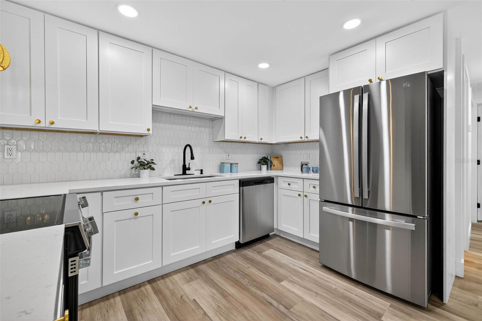 Image 7 of 28 For 1102 Lambright Street