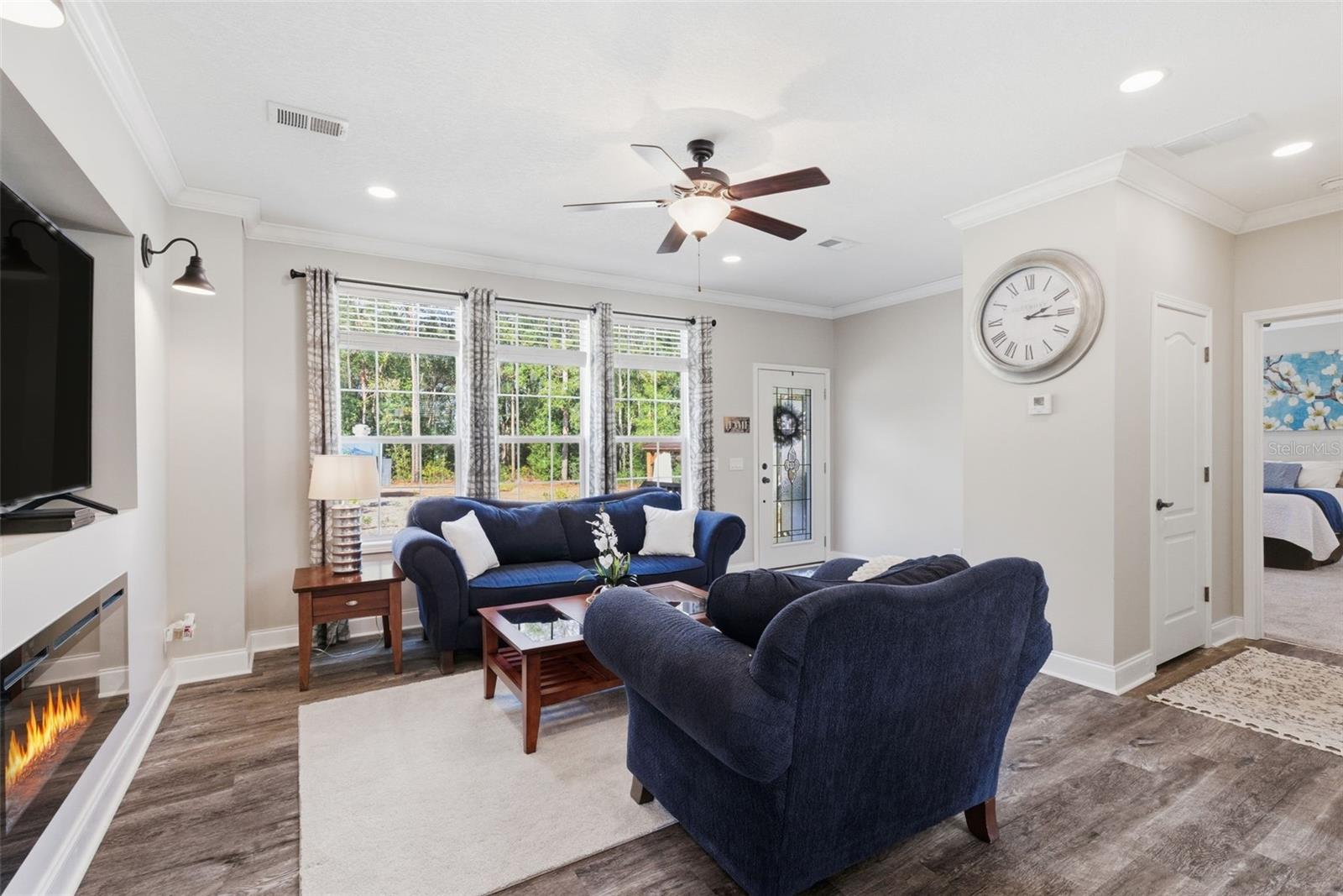 Image 10 of 63 For 6170 La Pine Road