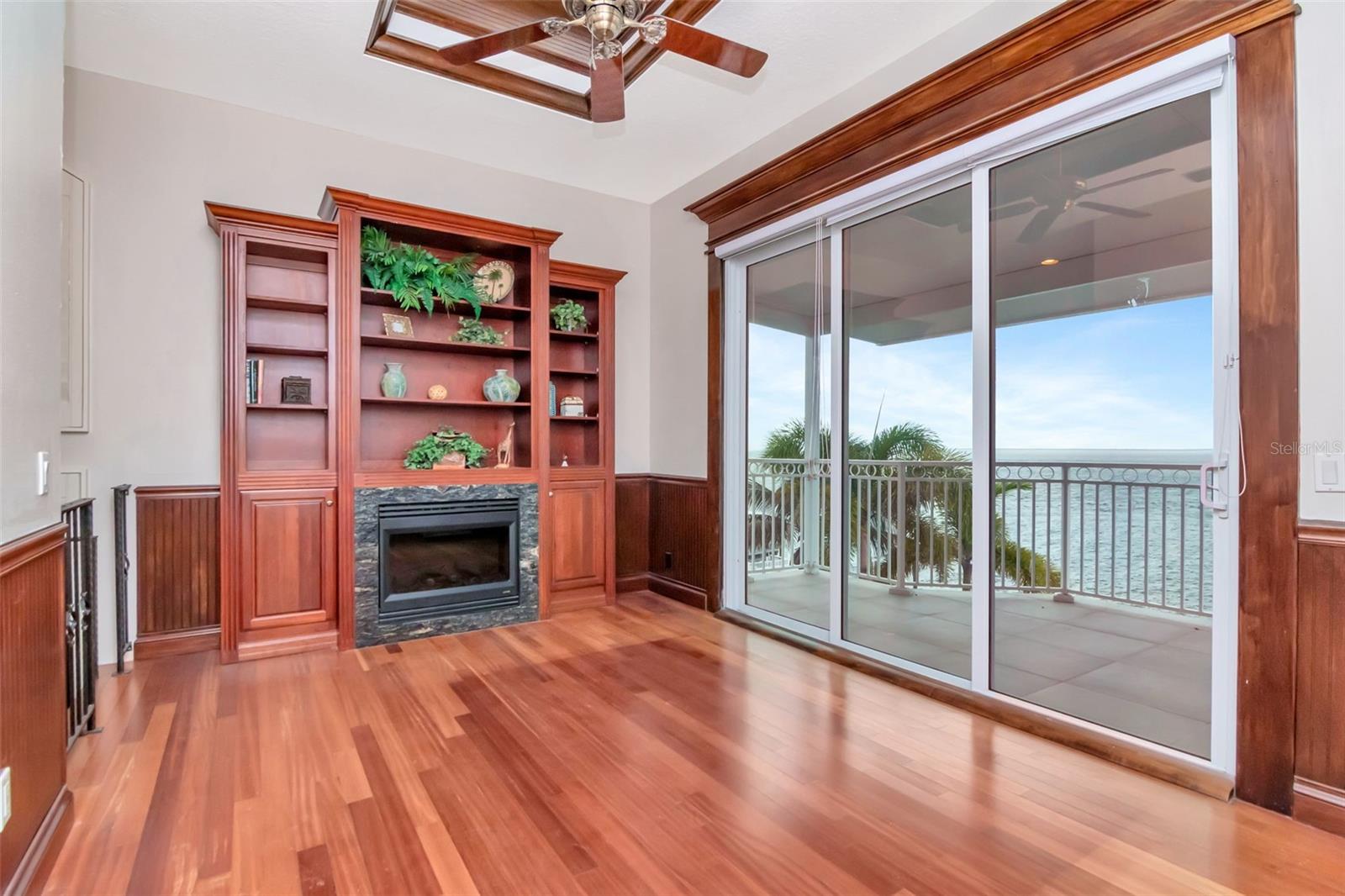 Image 18 of 39 For 7680 Paradise Pointe Circle S