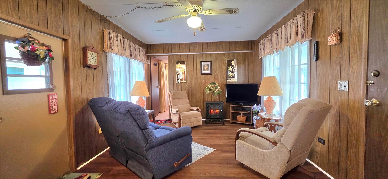 Image 15 of 64 For 37113 Lois Avenue