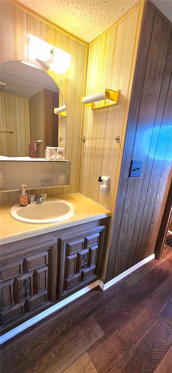 Image 29 of 64 For 37113 Lois Avenue