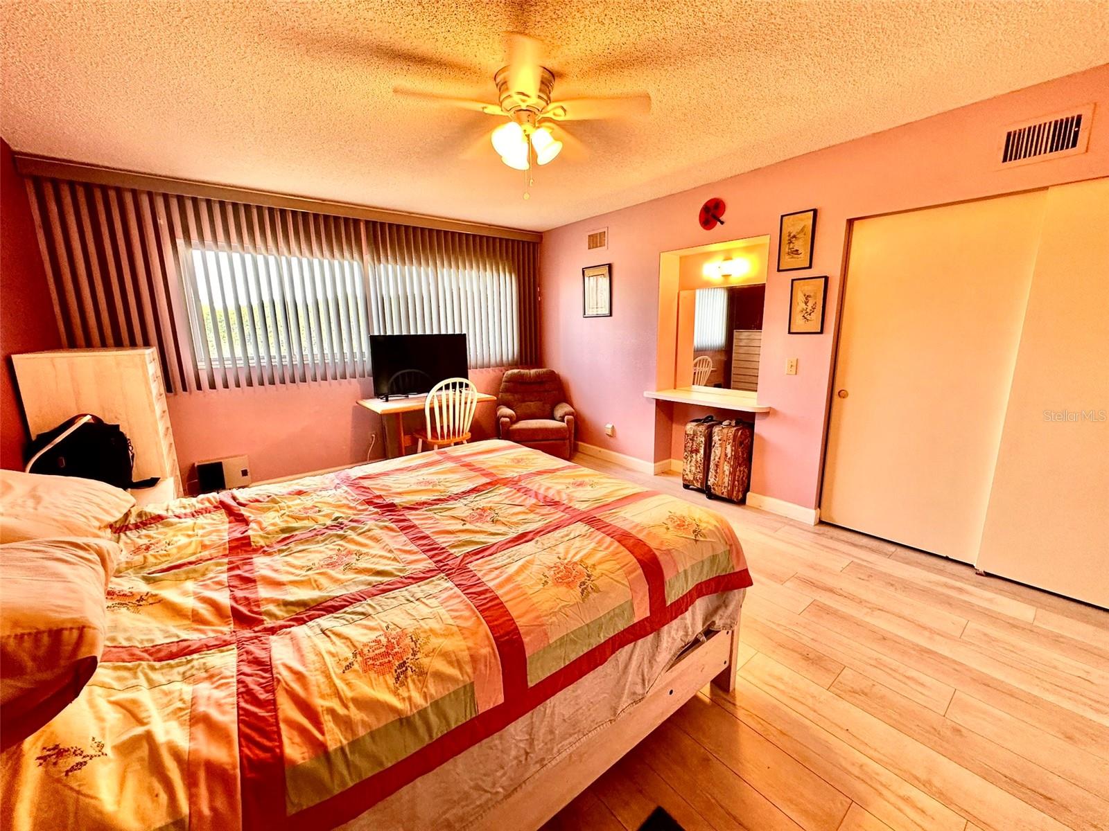 Image 19 of 41 For 2460 Franciscan Drive 76