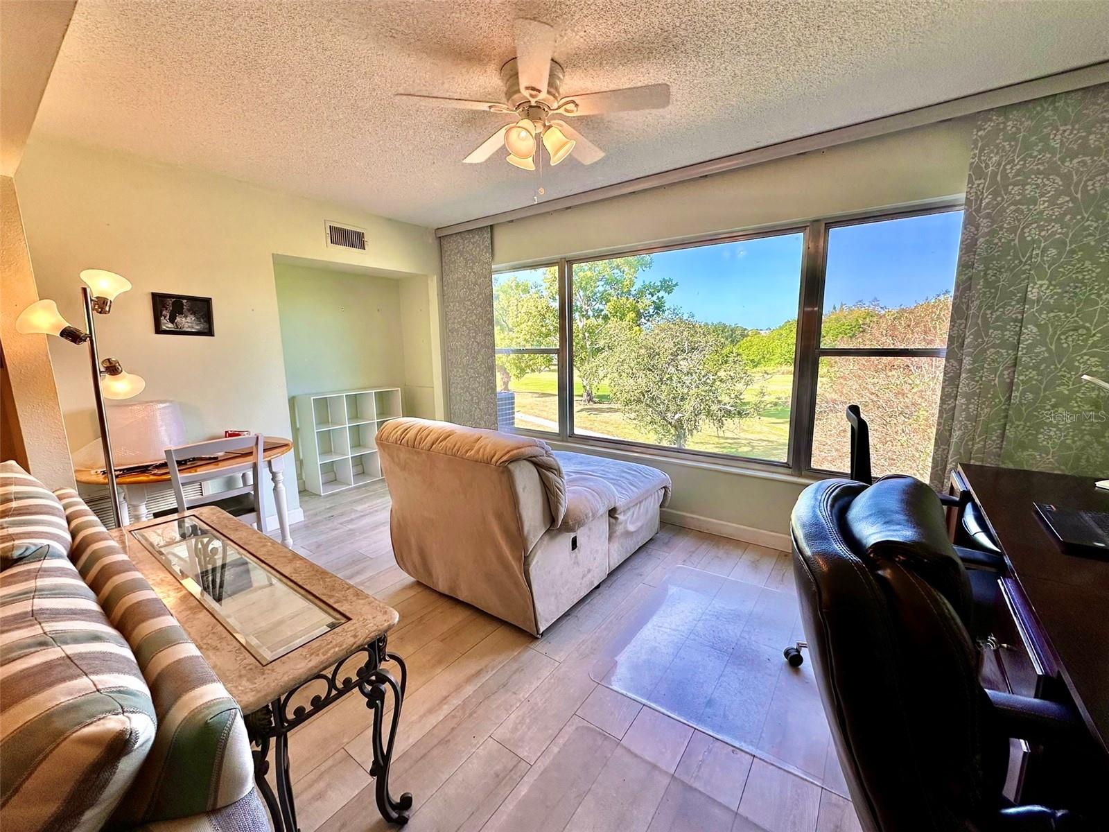 Image 5 of 41 For 2460 Franciscan Drive 76