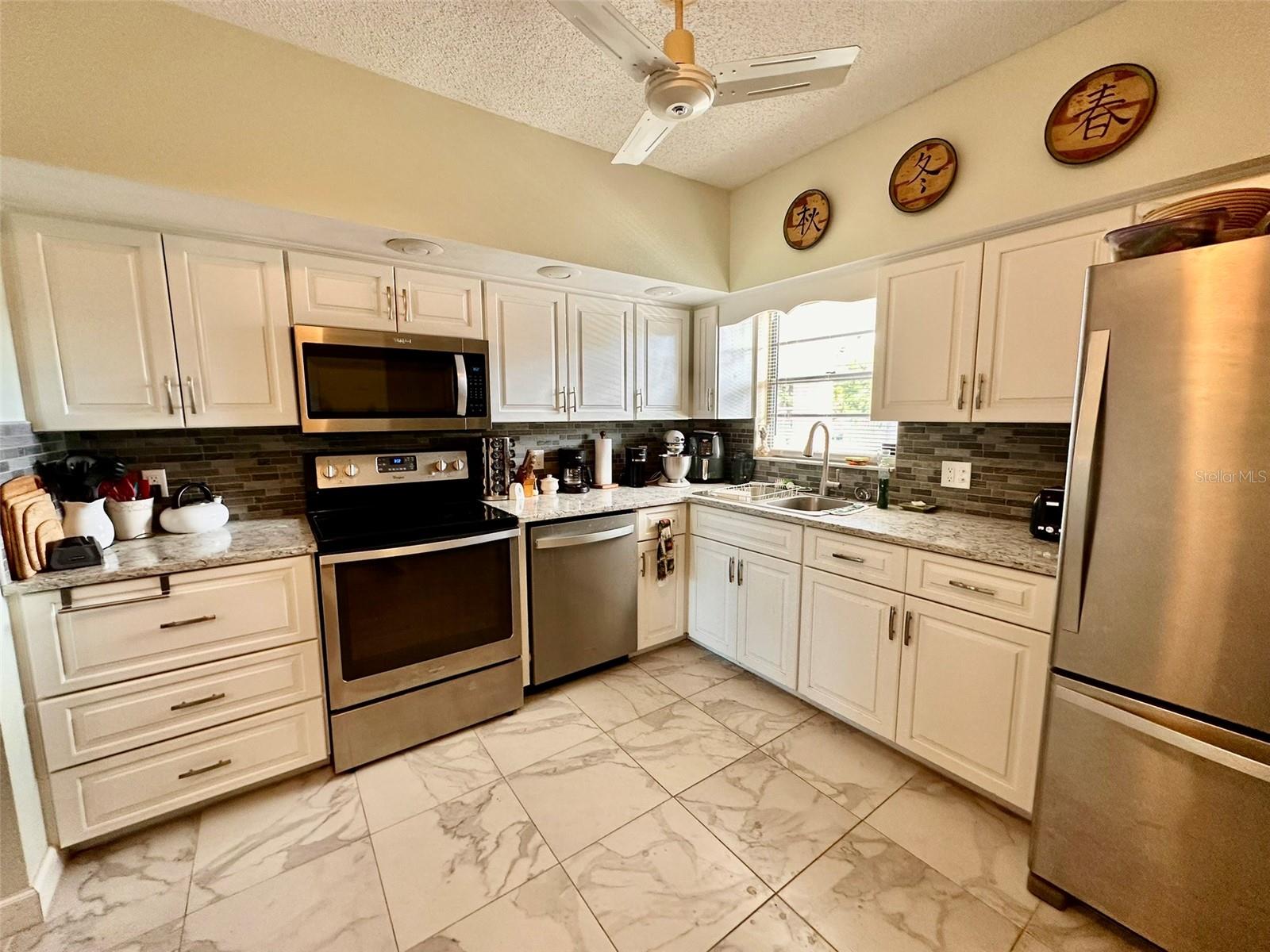 Image 9 of 41 For 2460 Franciscan Drive 76