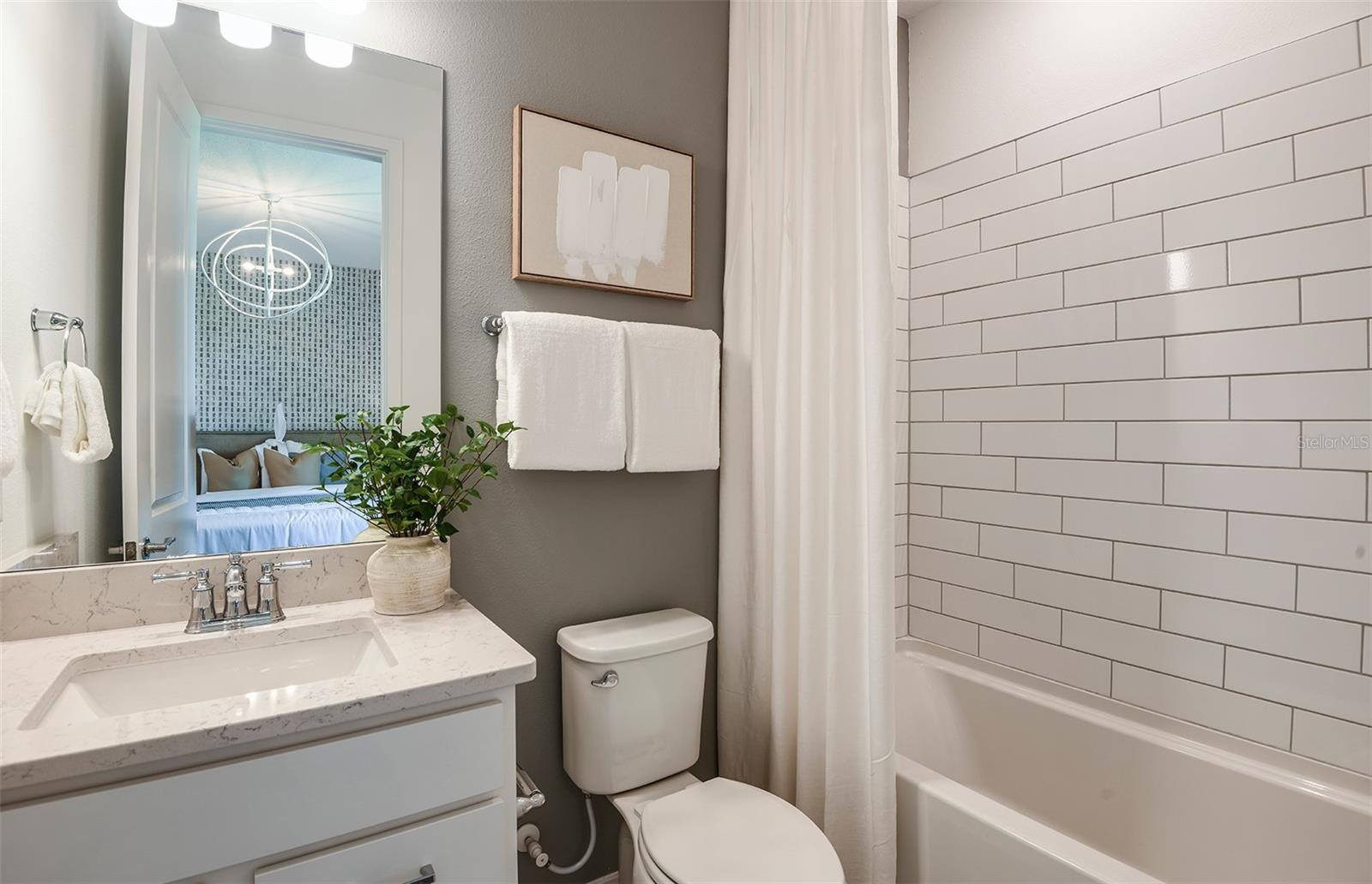 Listing photo id 17 for 4399 82nd Loop