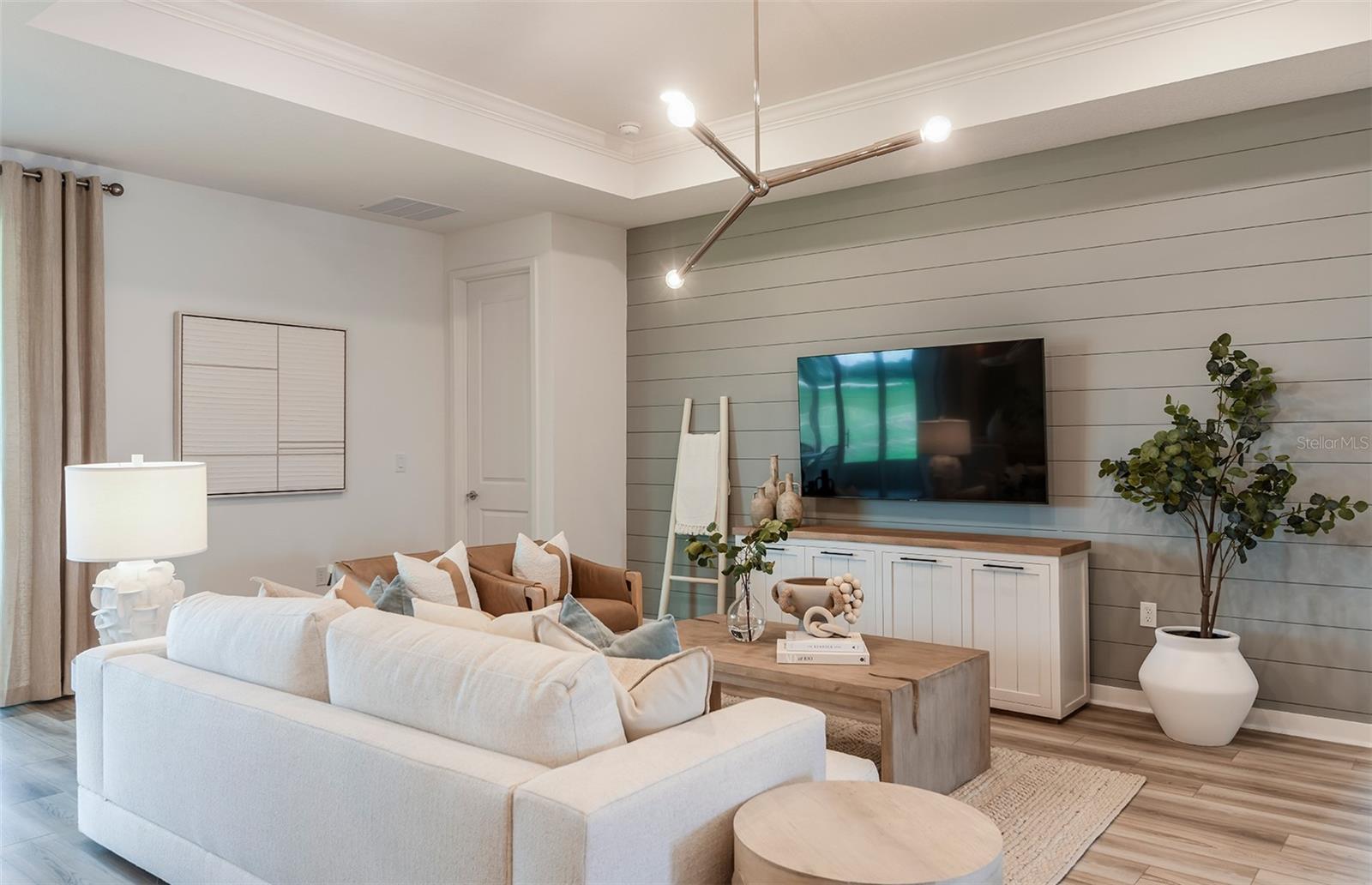 Listing photo id 5 for 4399 82nd Loop