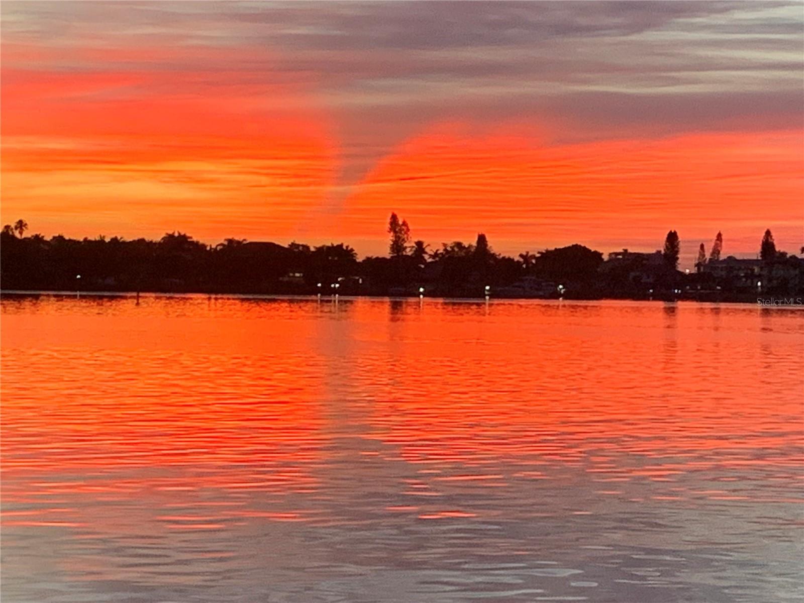 Image 12 of 15 For 1898 Dolphin Boulevard S