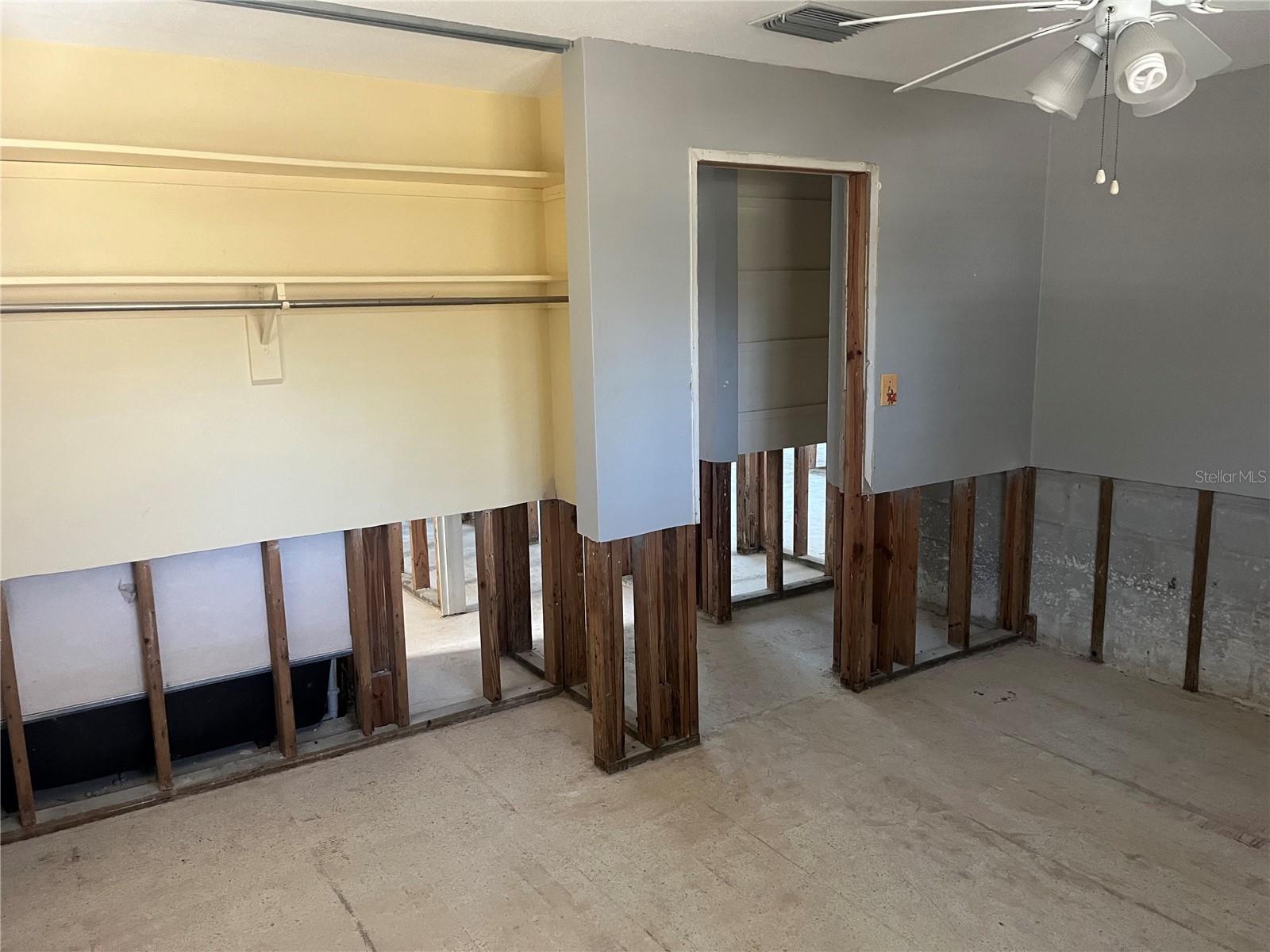 Image 3 of 15 For 1898 Dolphin Boulevard S